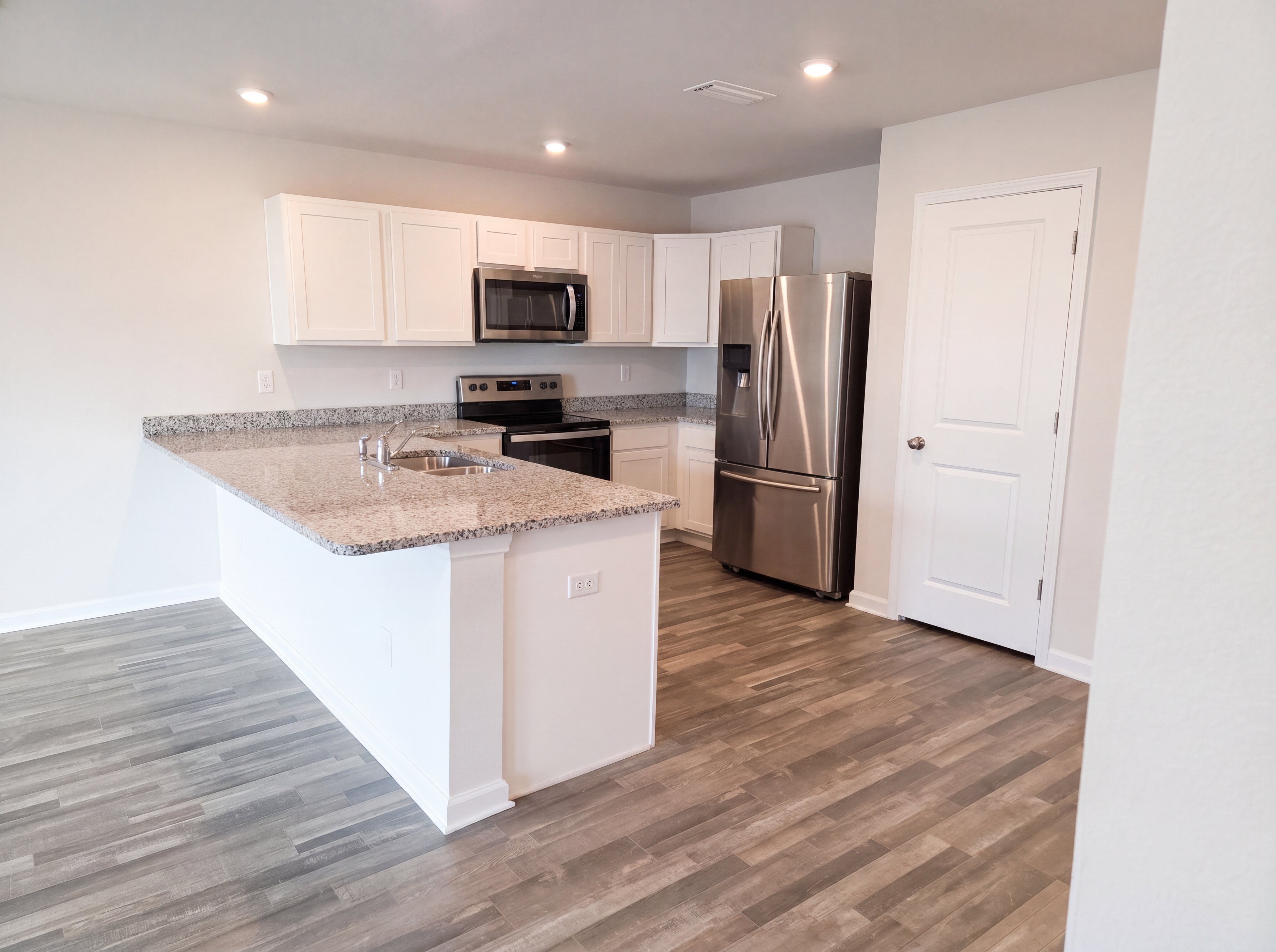 Photo 8 of 21 of 128 Mikaela Ave, Defuniak Springs, FL