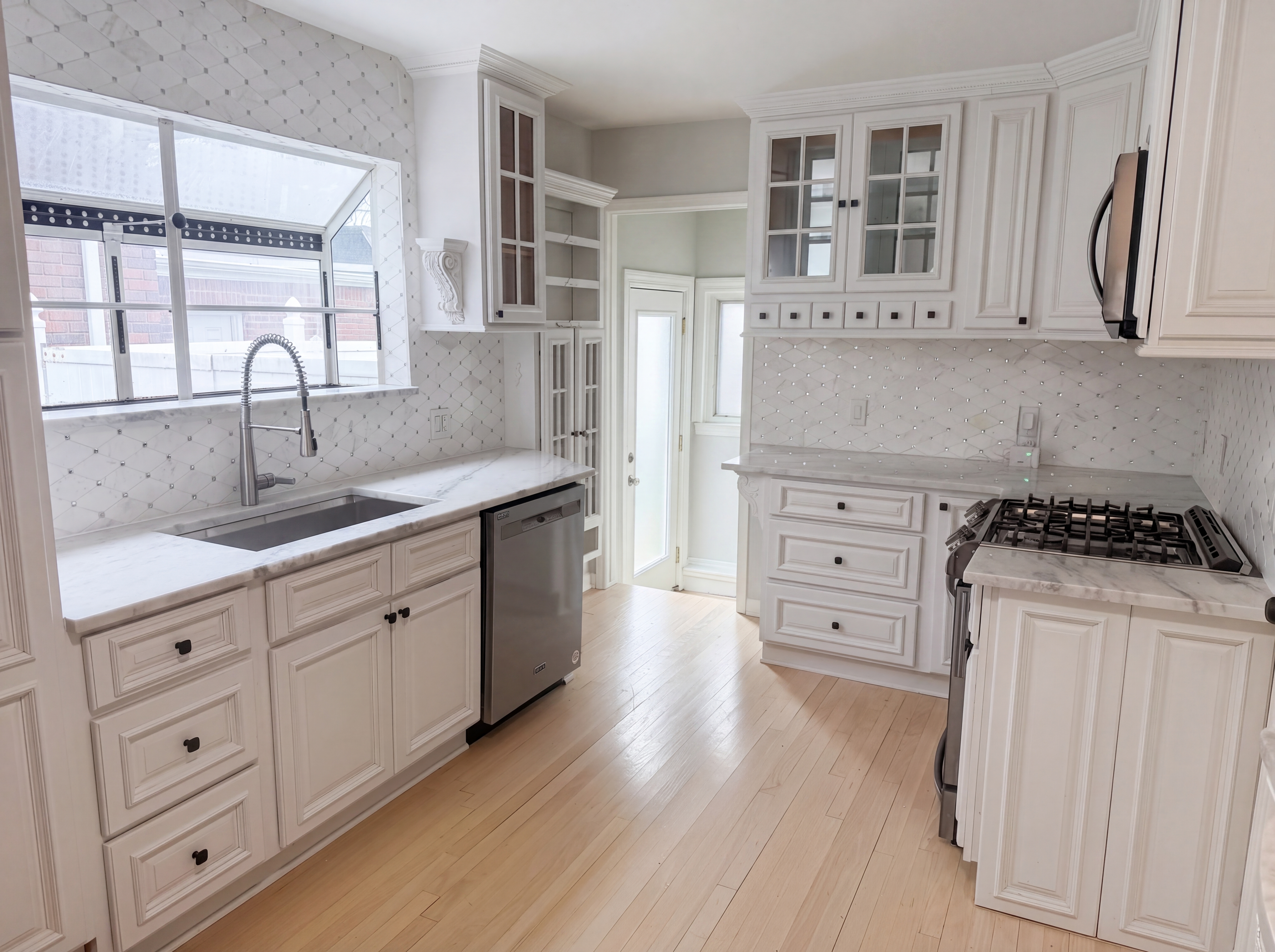 Photo 9 of 28 of 916 Longfellow Ave, Royal Oak, MI