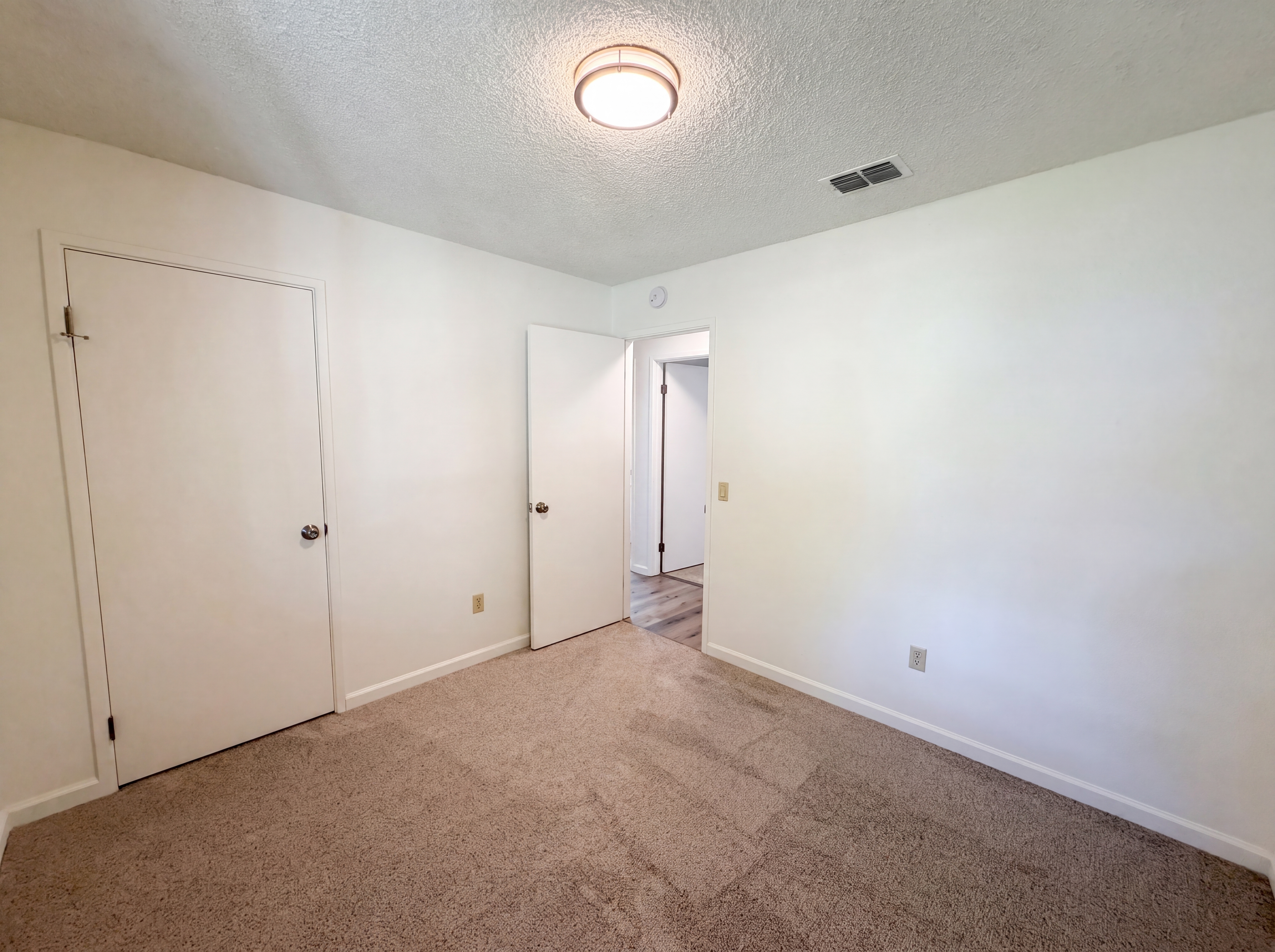 Photo 15 of 27 of 5901 Small Hill Ct, Citrus Heights, CA