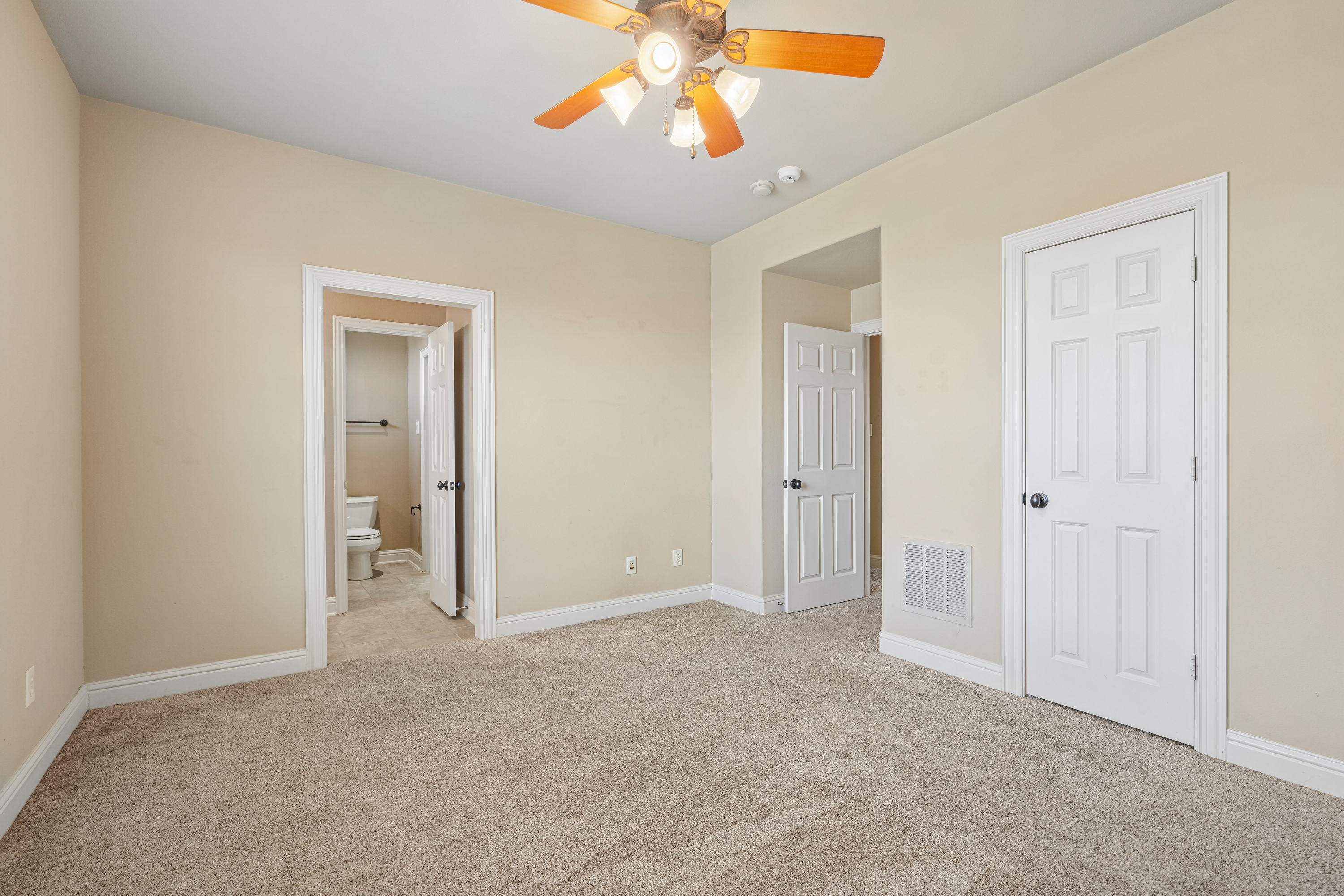 Photo 48 of 56 of 2800 Seven Shields Ln, Lewisville, TX