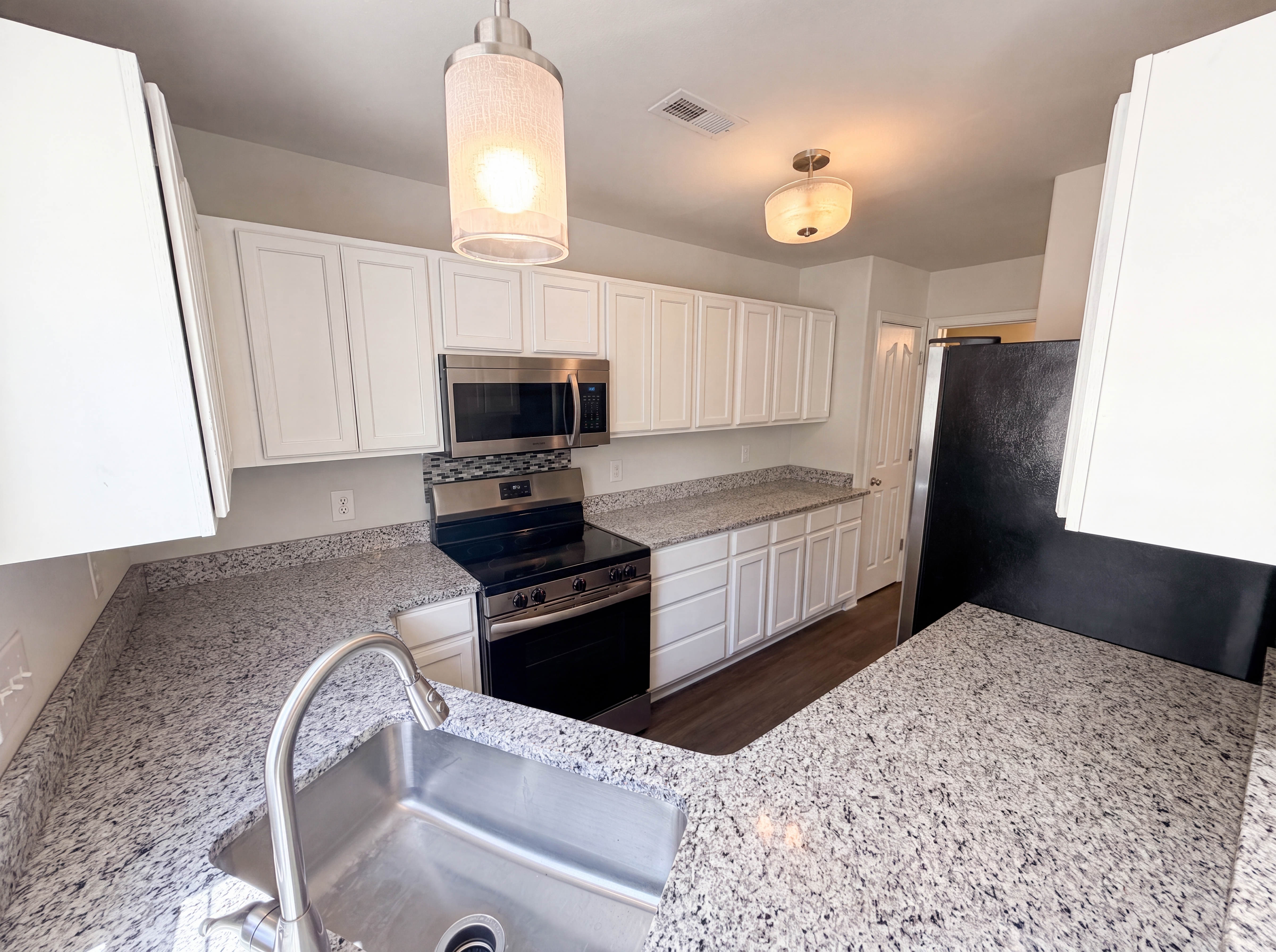 Photo 6 of 21 of 3831 Mohawk Ct, Charlotte, NC