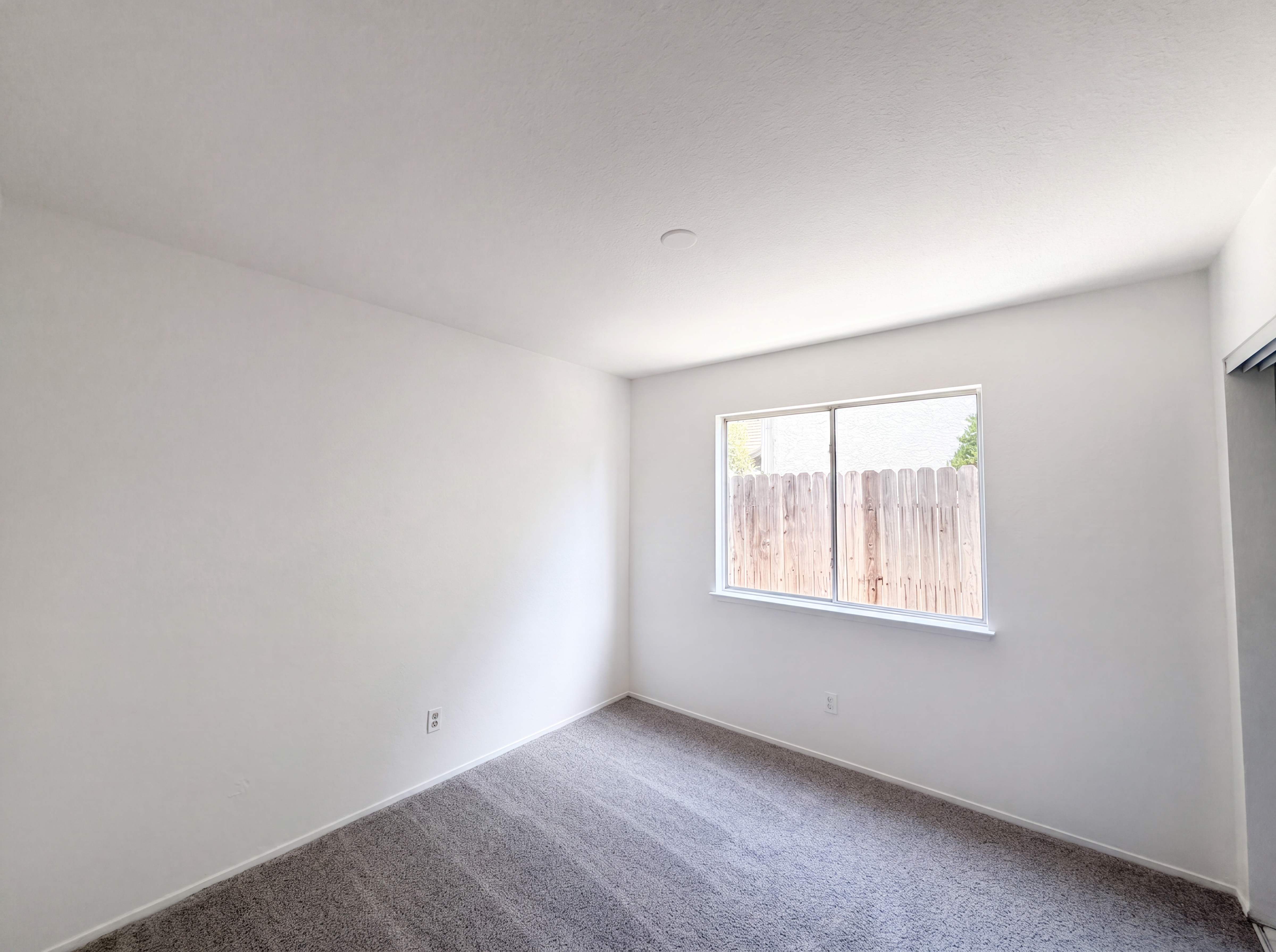 Photo 17 of 35 of 8027 Montevina Dr, Sacramento, CA
