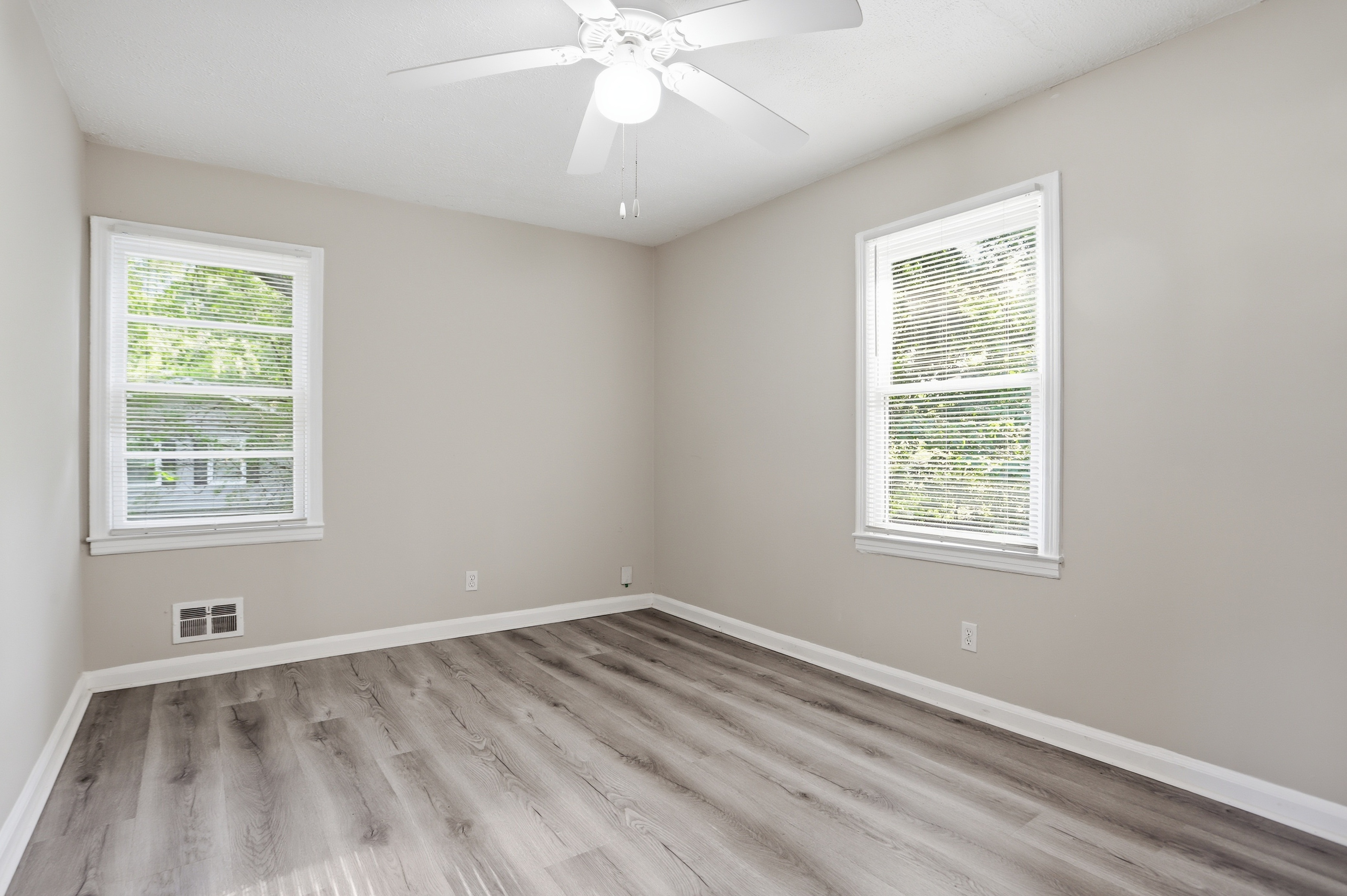 Photo 18 of 22 of 4570 Old Cowan Rd, Acworth, GA