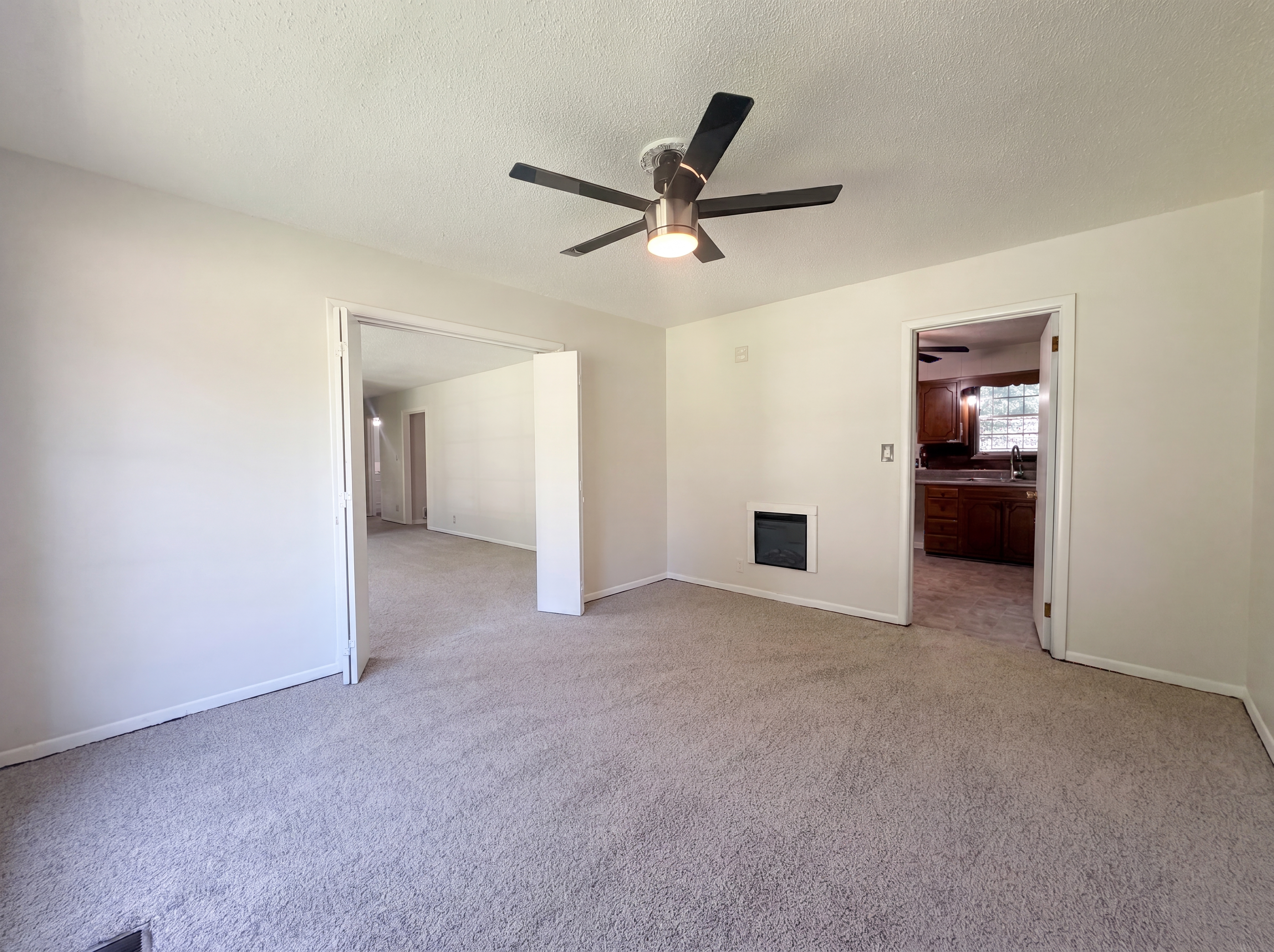 Photo 8 of 27 of 3115 33rd St SW, Birmingham, AL