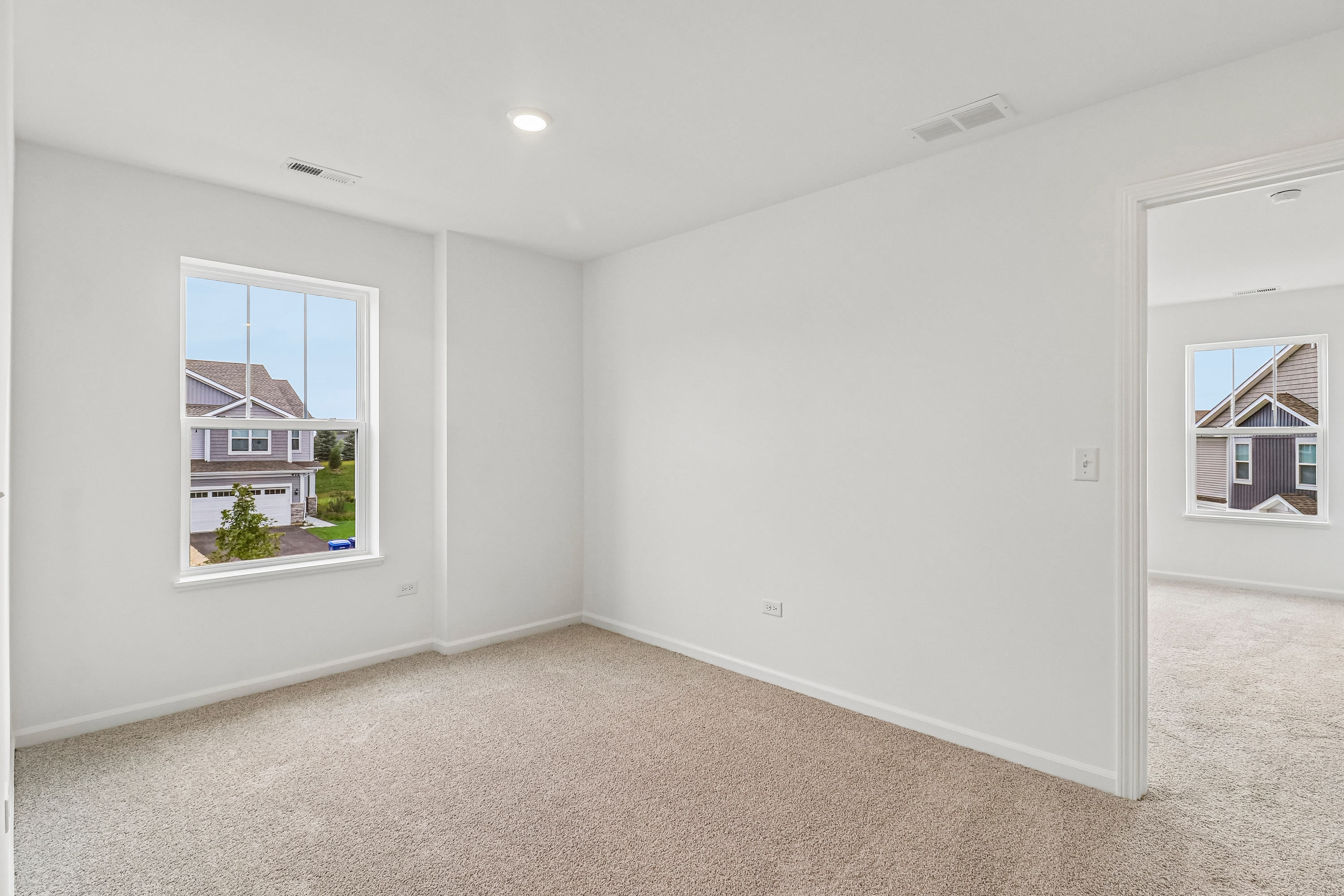 Photo 20 of 29 of 649 Cassia Ct, Crystal Lake, IL