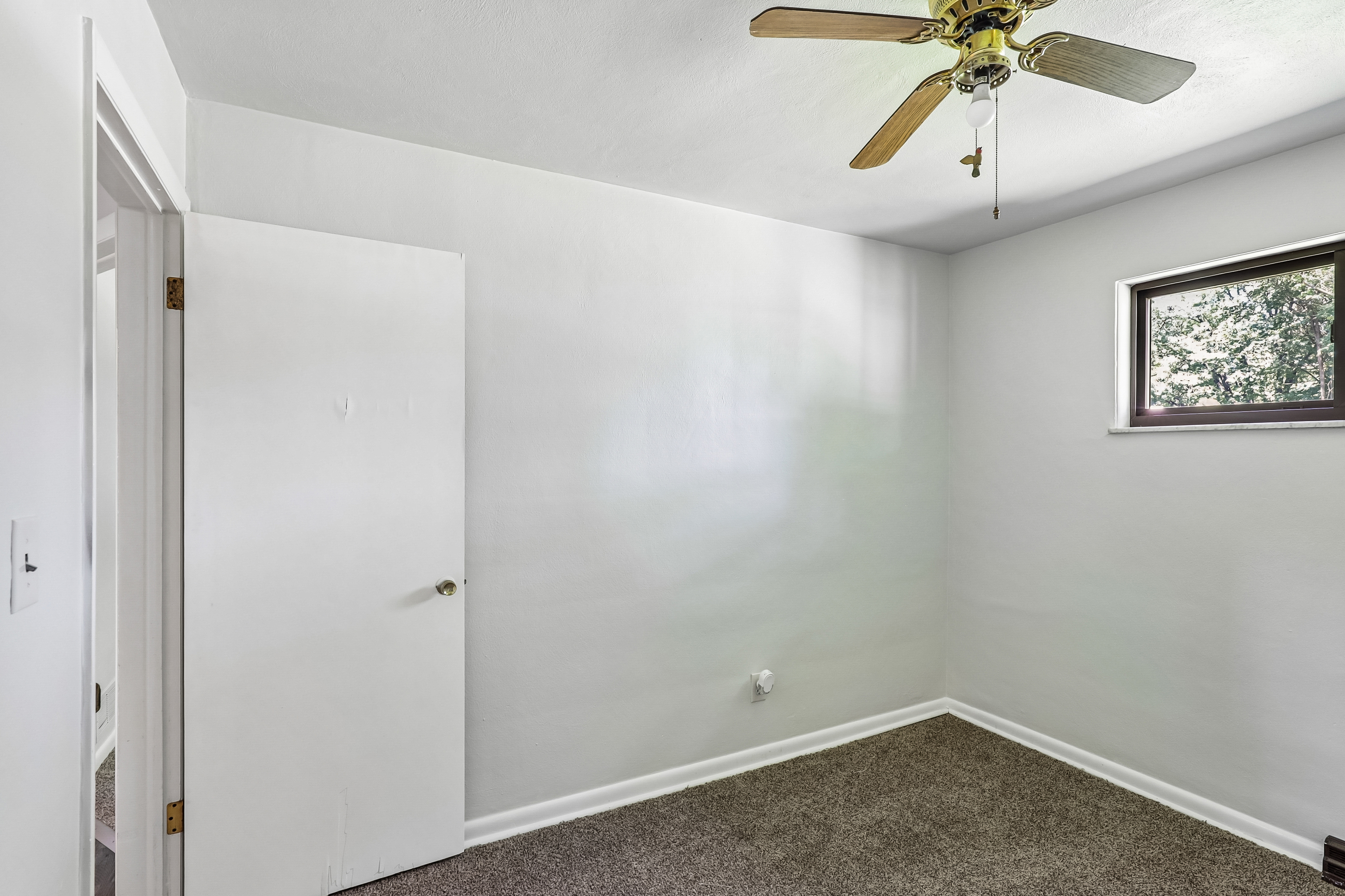 Photo 16 of 42 of 4071 Carondelet Dr, Dayton, OH