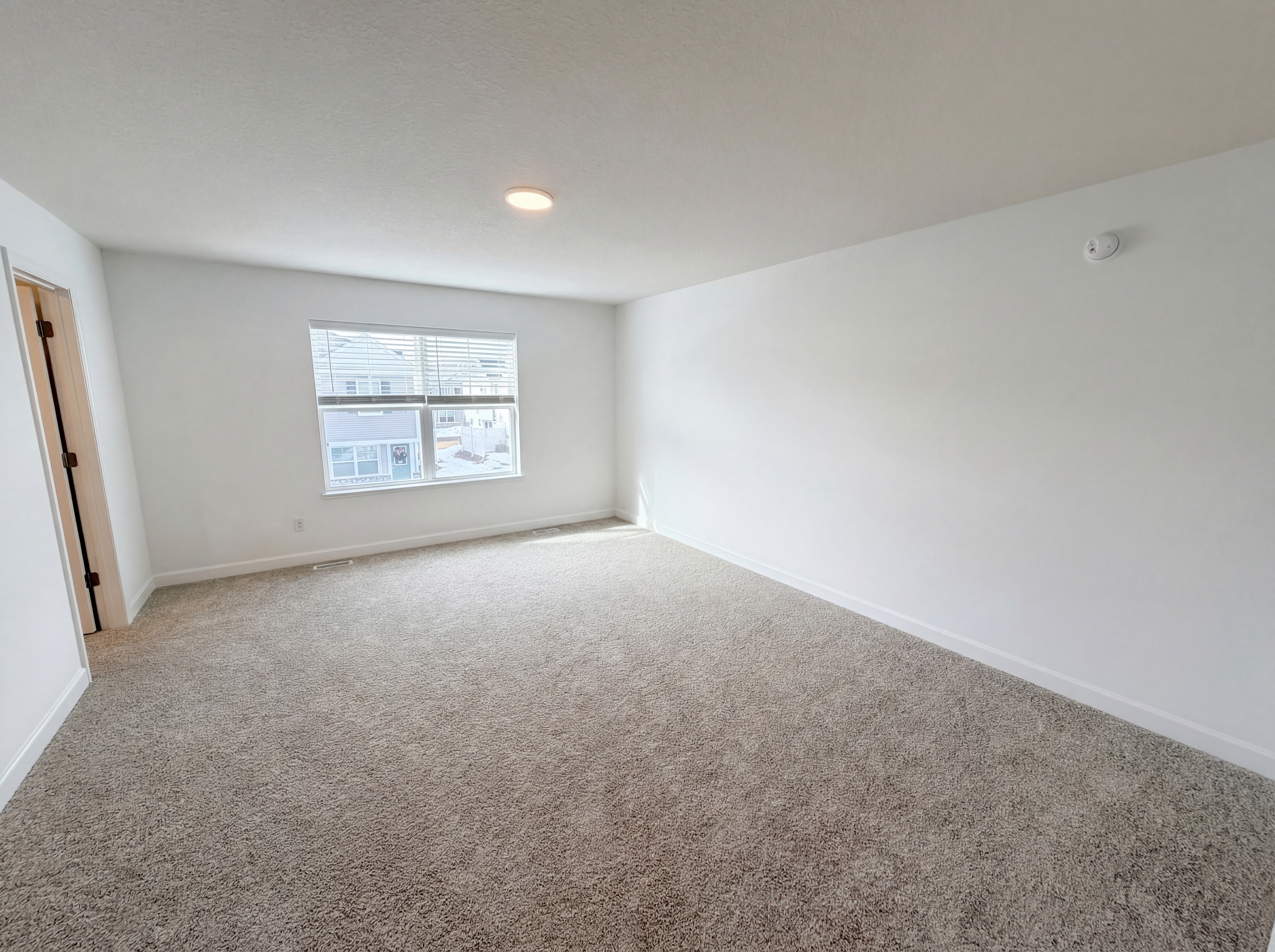 Photo 17 of 22 of 3022 Basswood St, Little Canada, MN