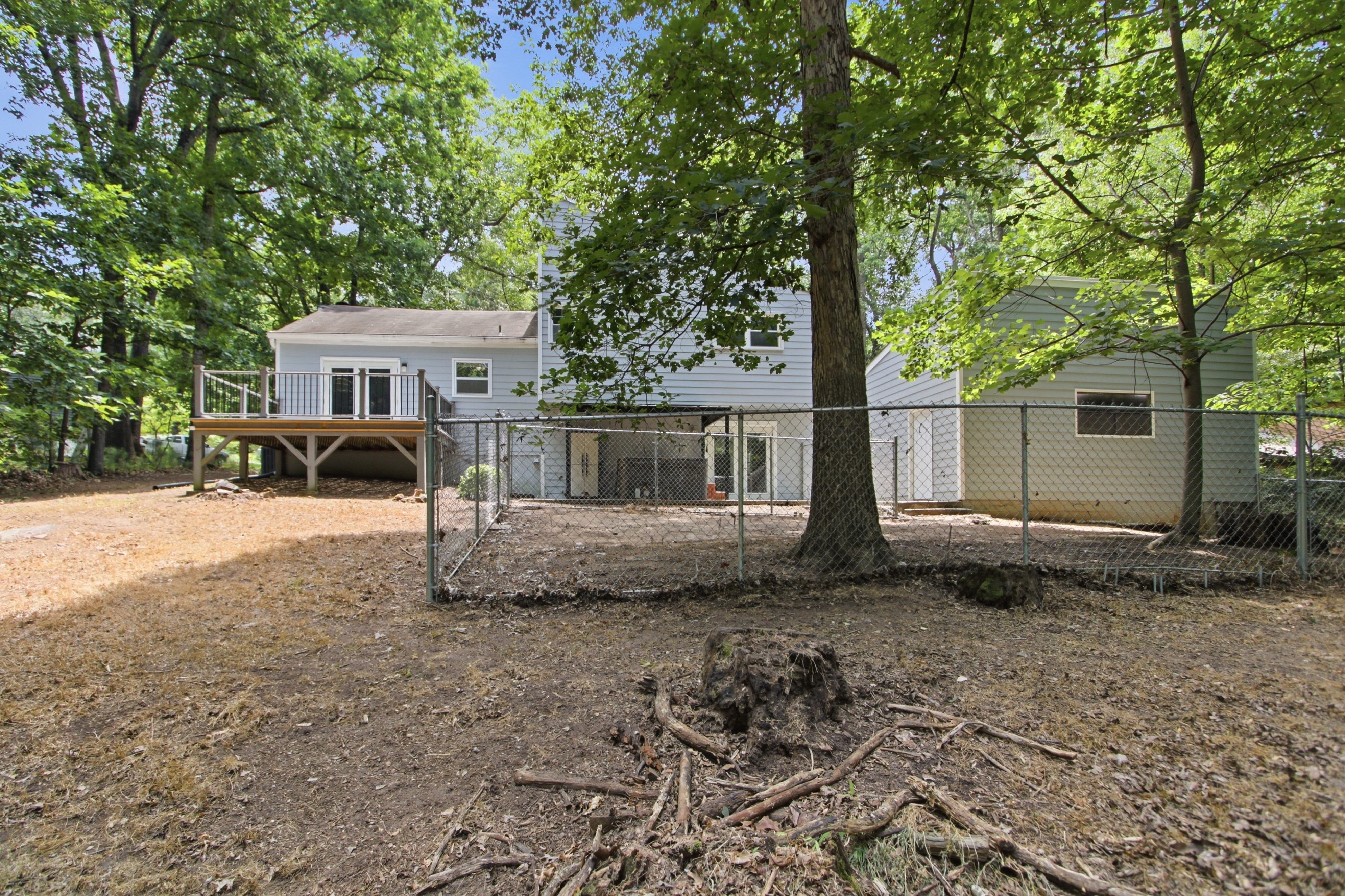 Photo 27 of 33 of 1035 Lakewood Dr, Marietta, GA