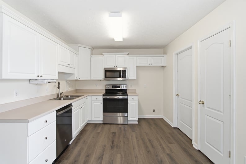 Property photo 2 of 9458 Creekstone Ct
