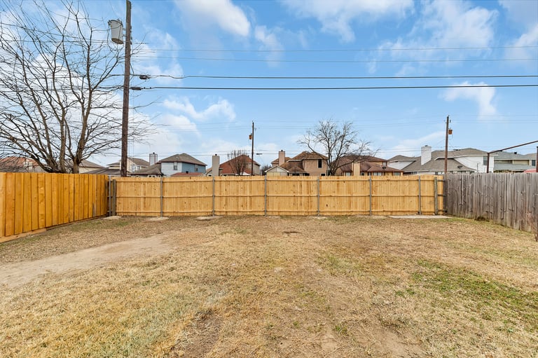 Photo 23 of 26 - 905 Sharp Dr, Cedar Hill, TX 75104