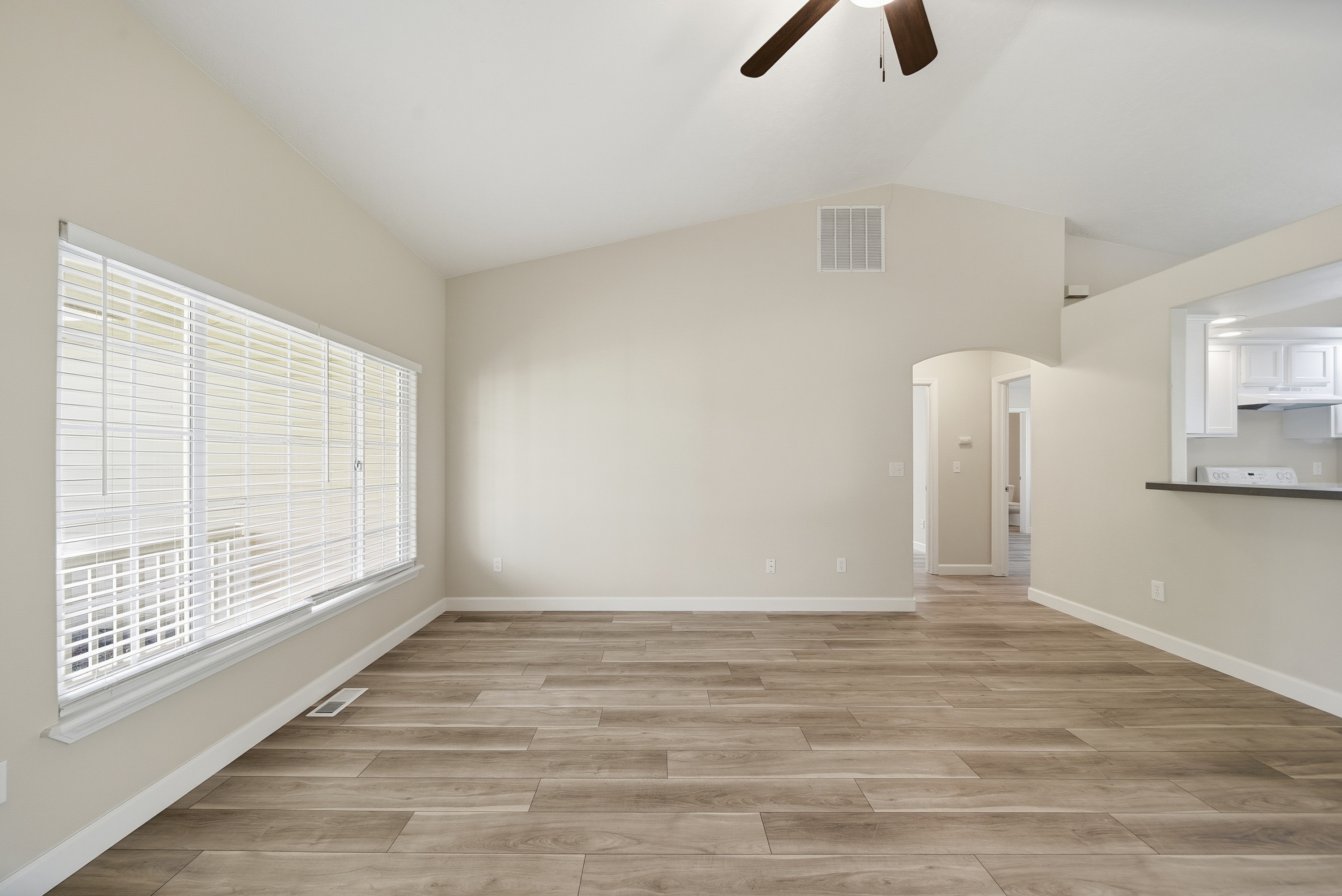 Photo 9 of 28 of 2059 N Eureka Ave, Meridian, ID