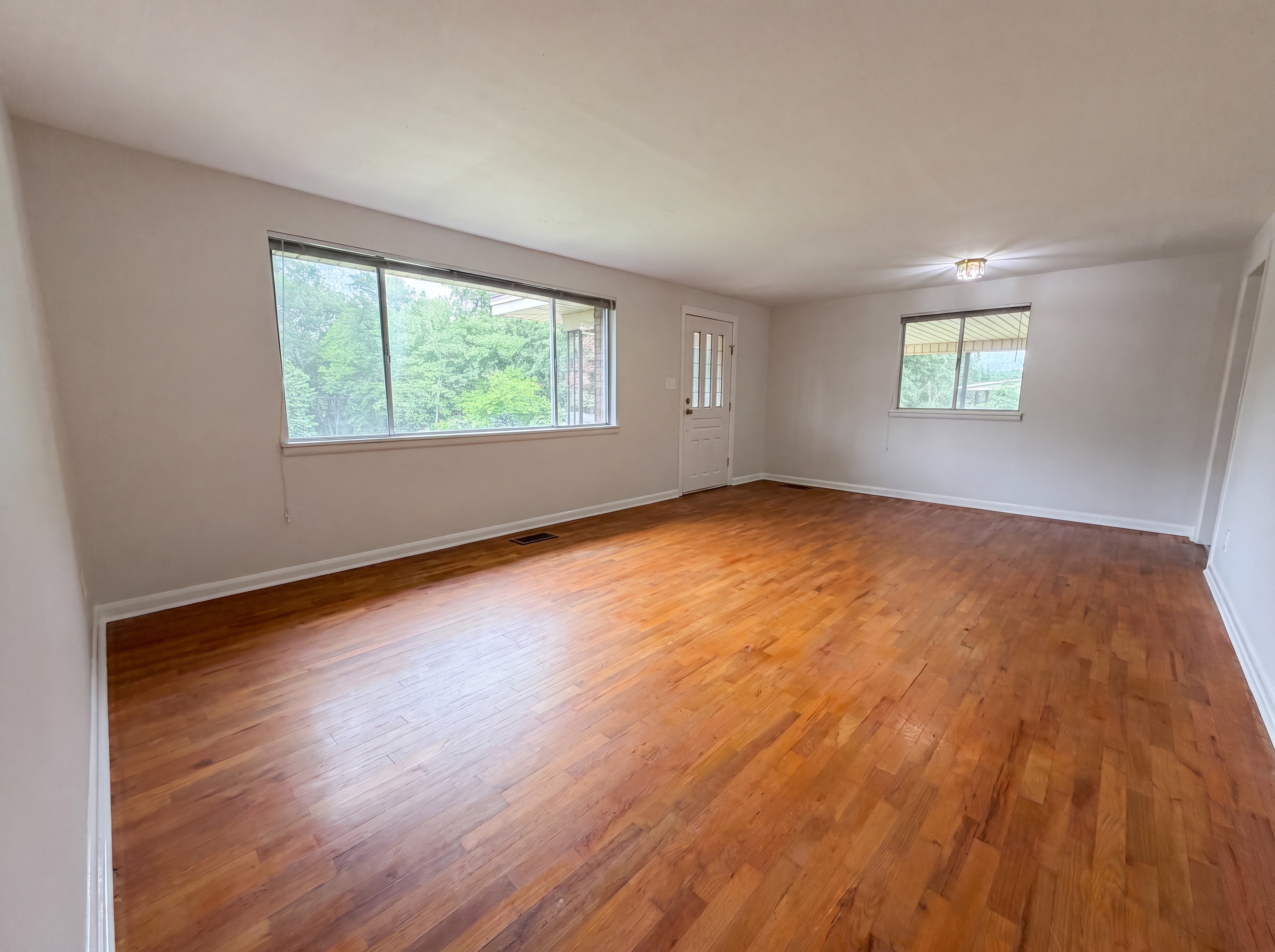 Photo 12 of 16 of 624 Belview St, Bessemer, AL