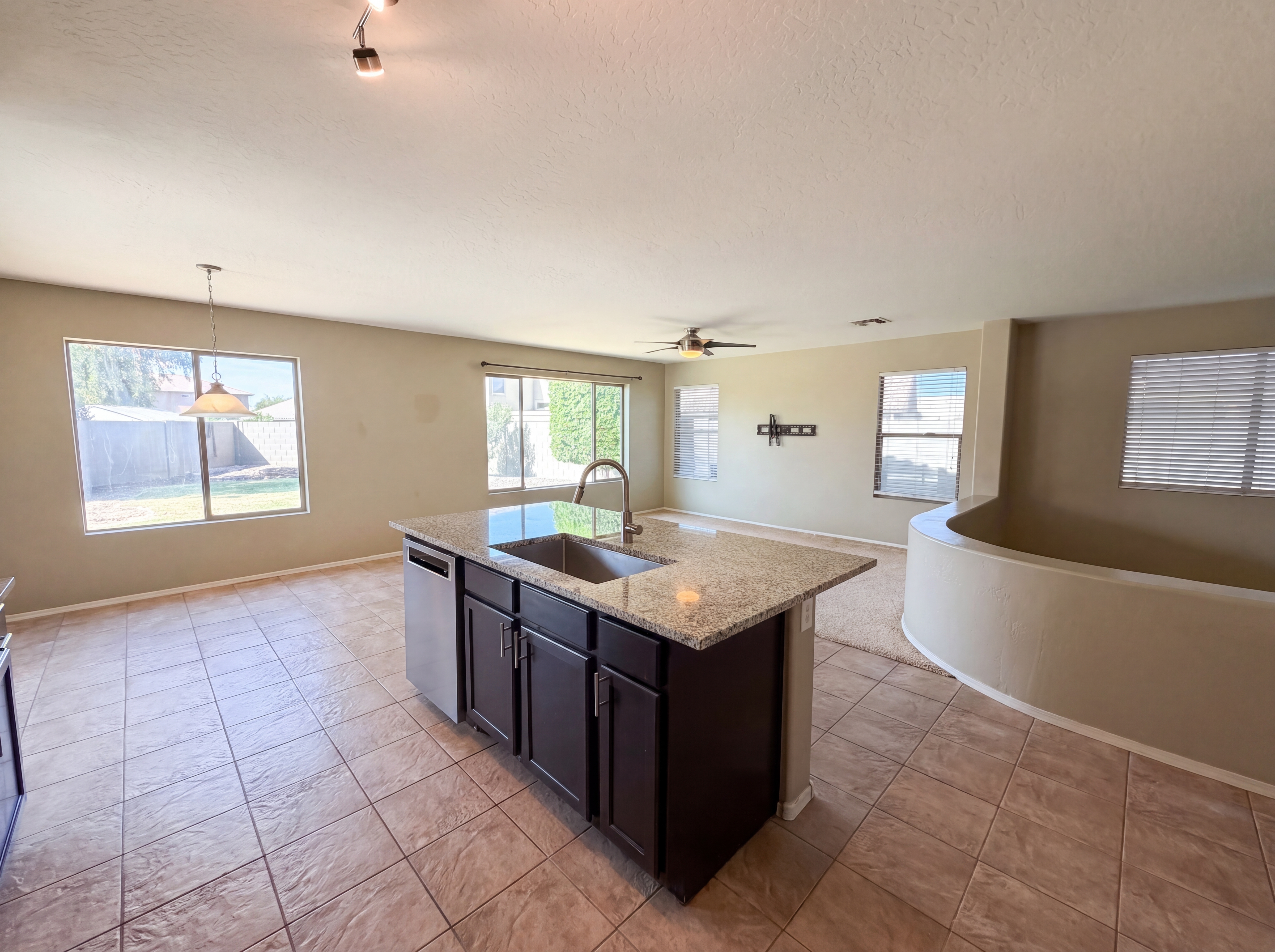 Photo 15 of 33 of 11397 W Lincoln St, Avondale, AZ