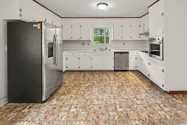 Interior photo of 6536 Cherokee Dr