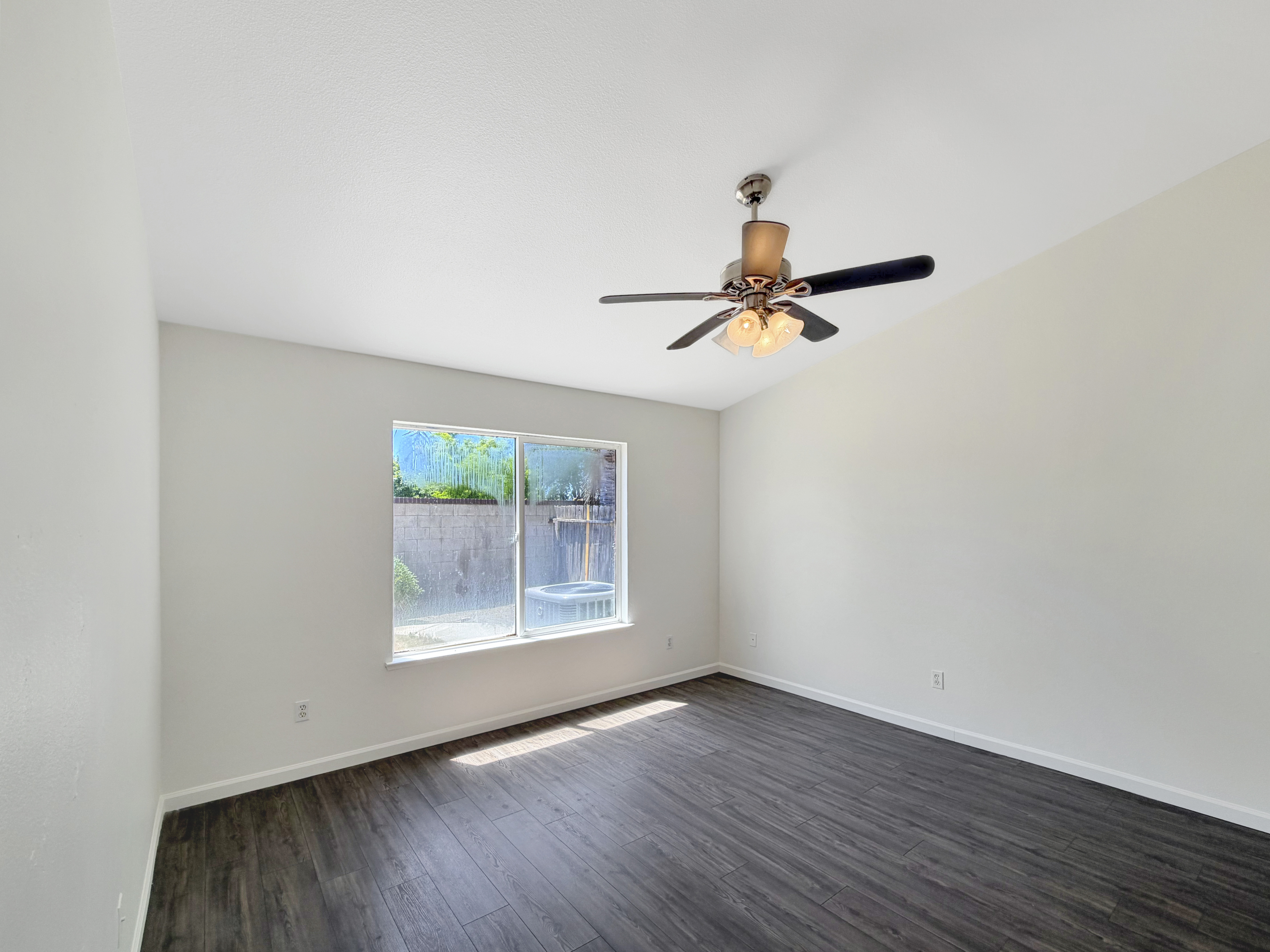 Photo 14 of 29 of 3990 Black Butte Cir, Stockton, CA