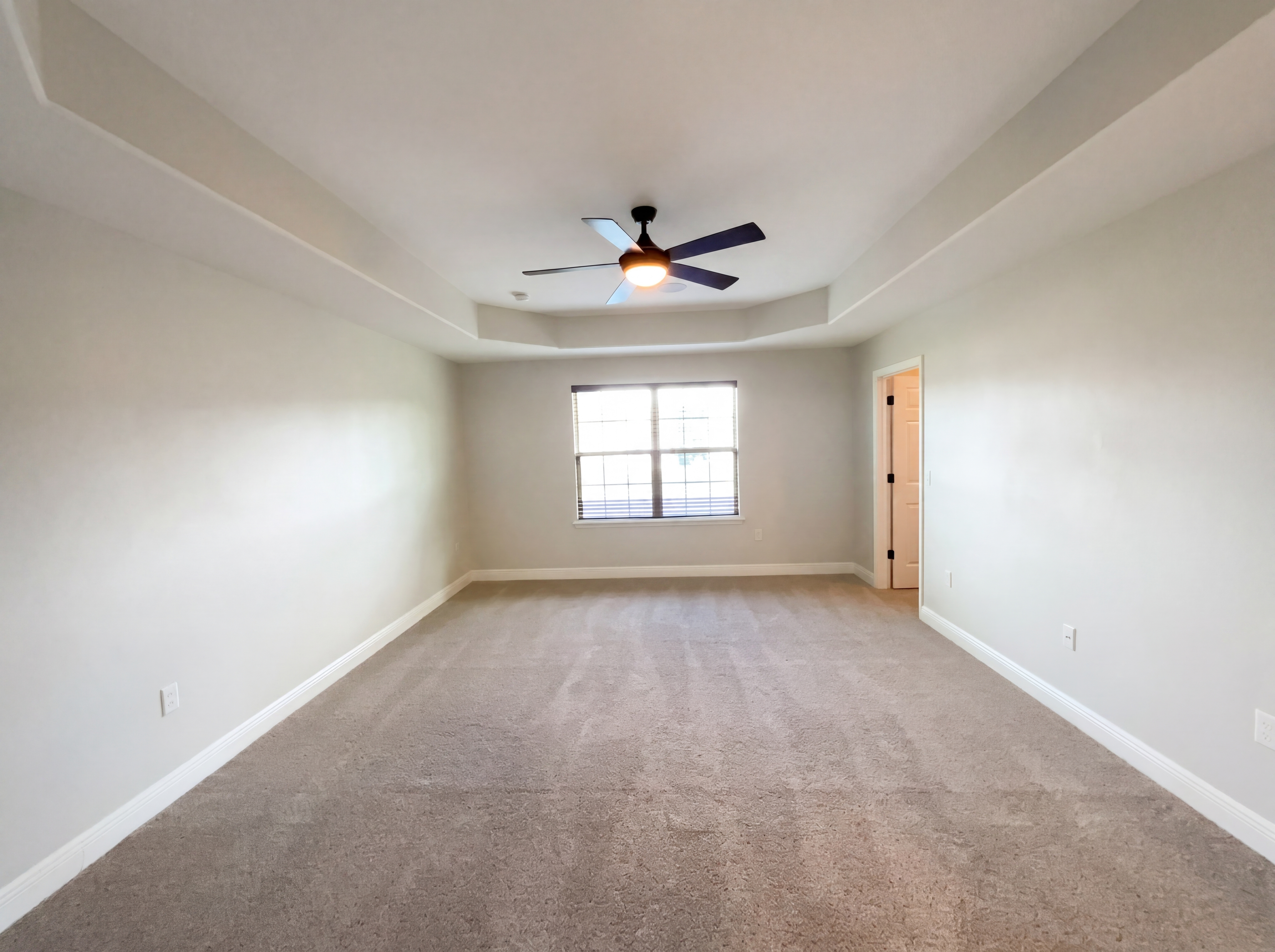 Photo 4 of 52 of 8715 Quiet Meadows Trl, Windermere, FL