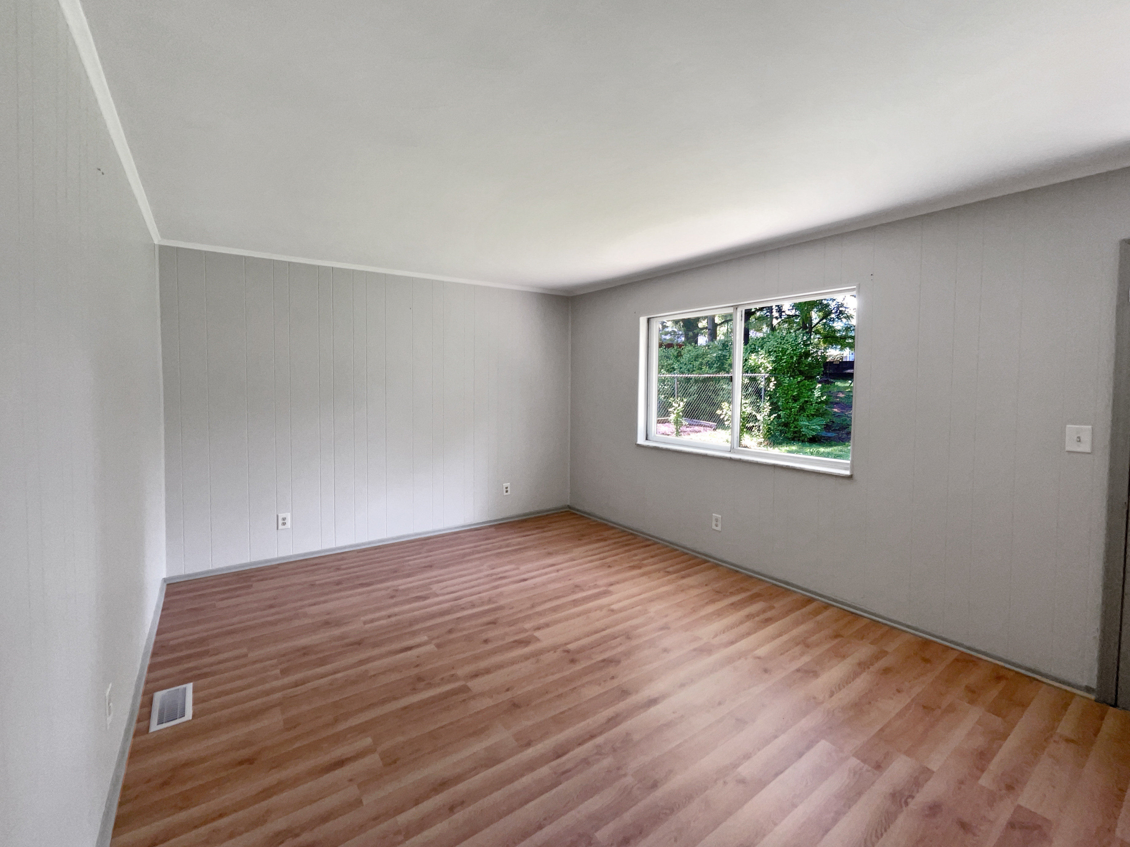 Photo 10 of 19 of 3344 Southwest Dr, Indianapolis, IN