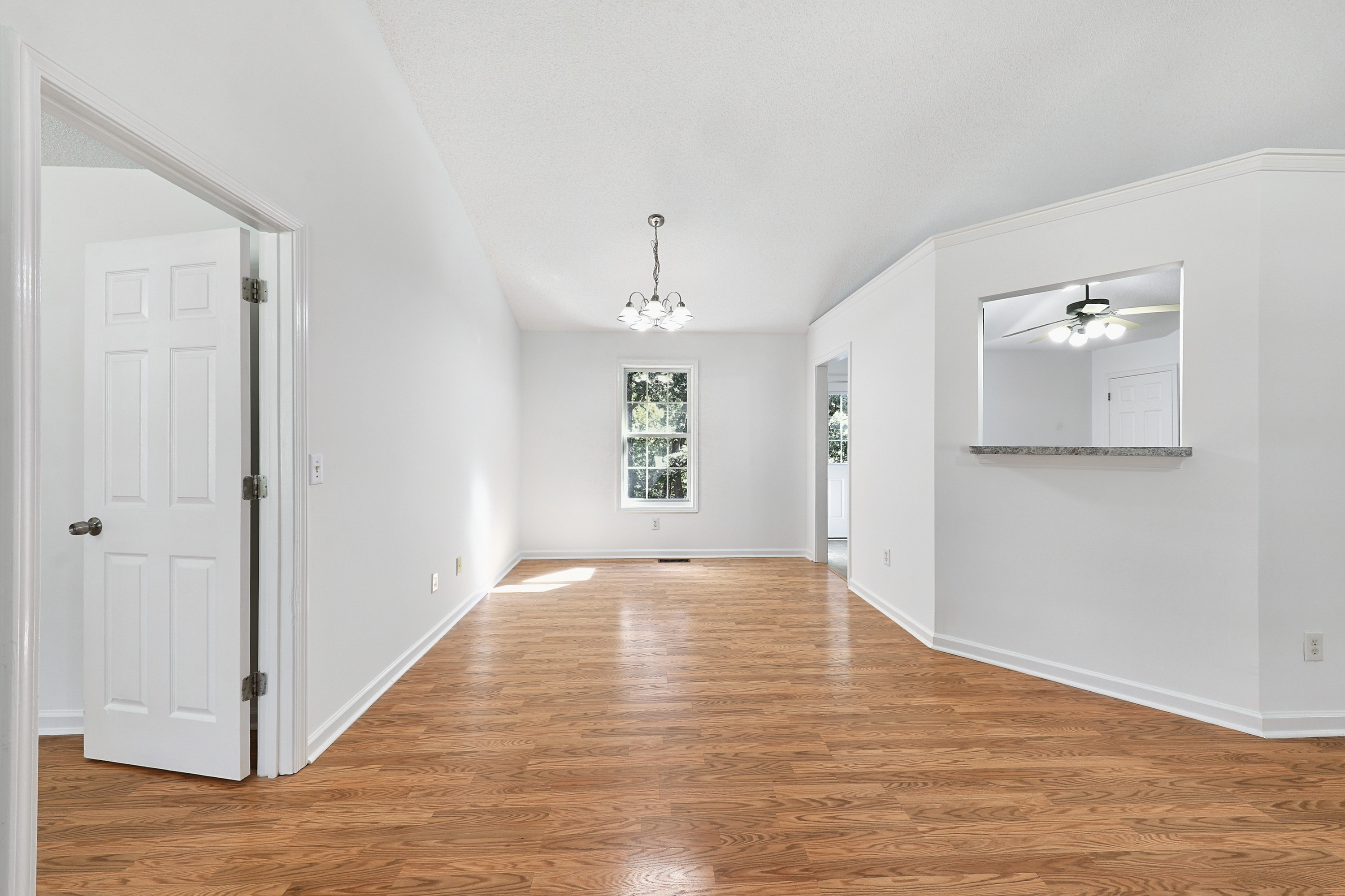 Photo 4 of 24 of 4942 Alpine Ct, Winston, GA