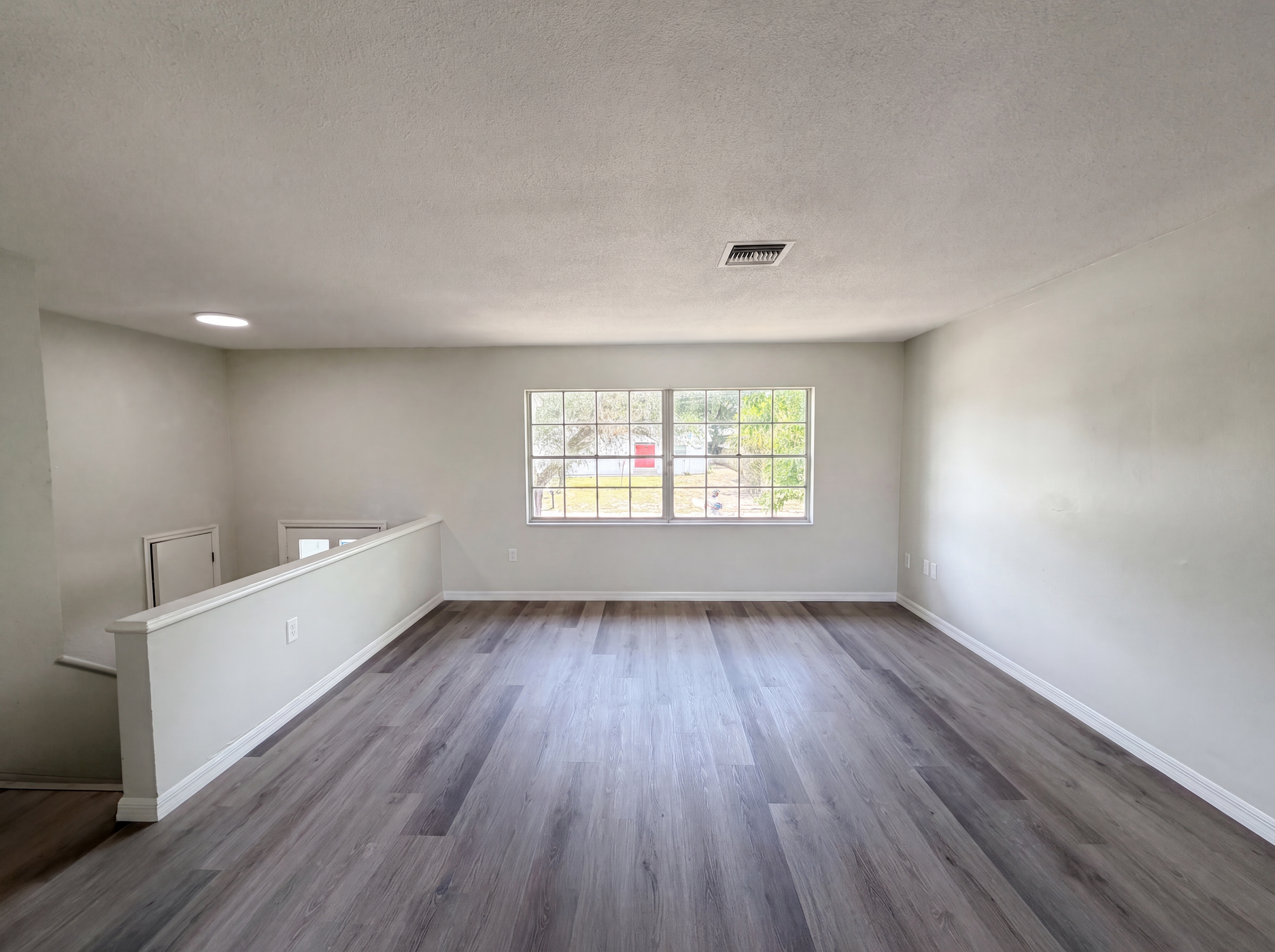 Photo 3 of 26 of 333 E Chelsea St, Deland, FL