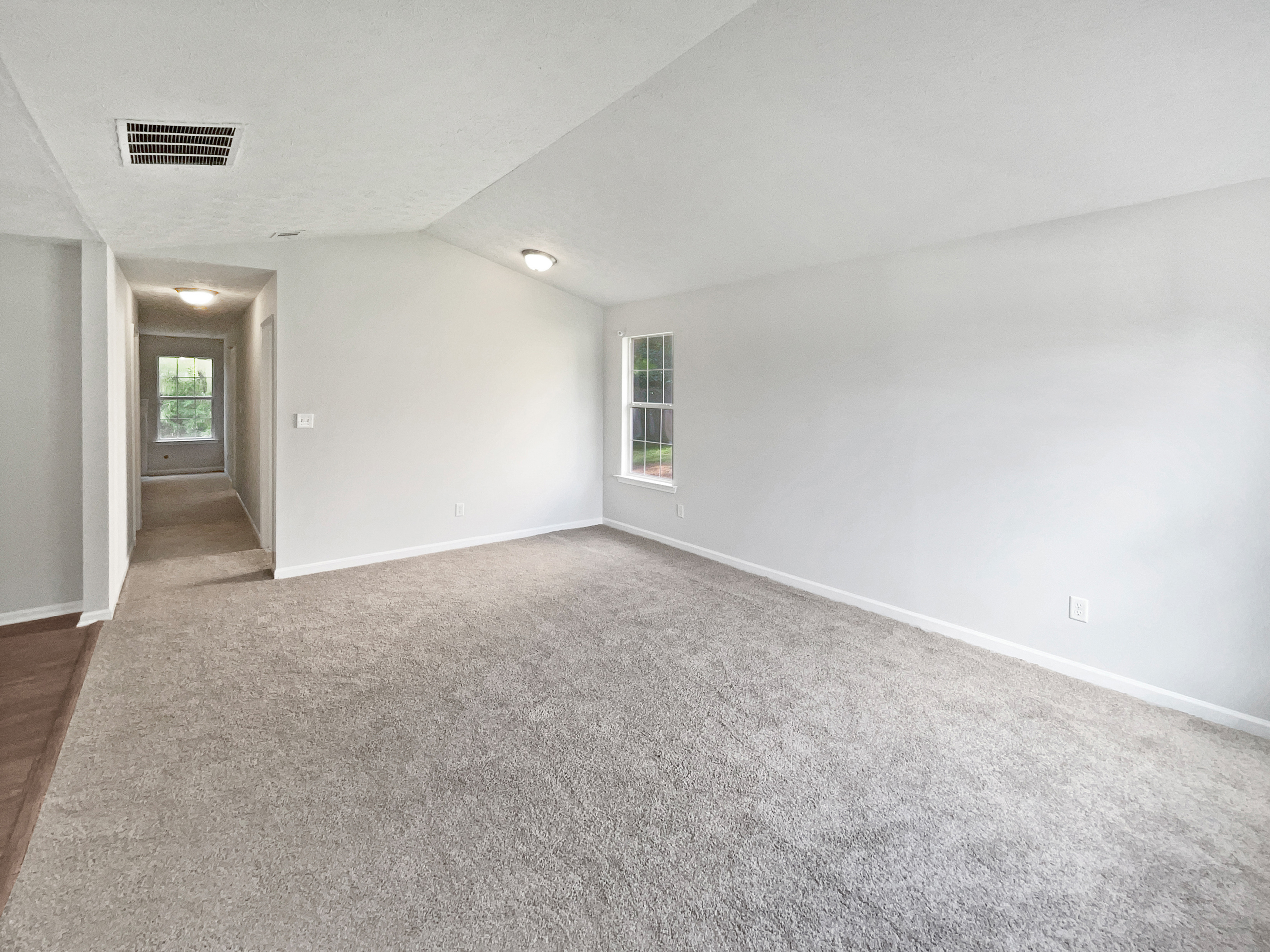 Photo 10 of 25 of 834 Pine Shoals Ct, Atlanta, GA