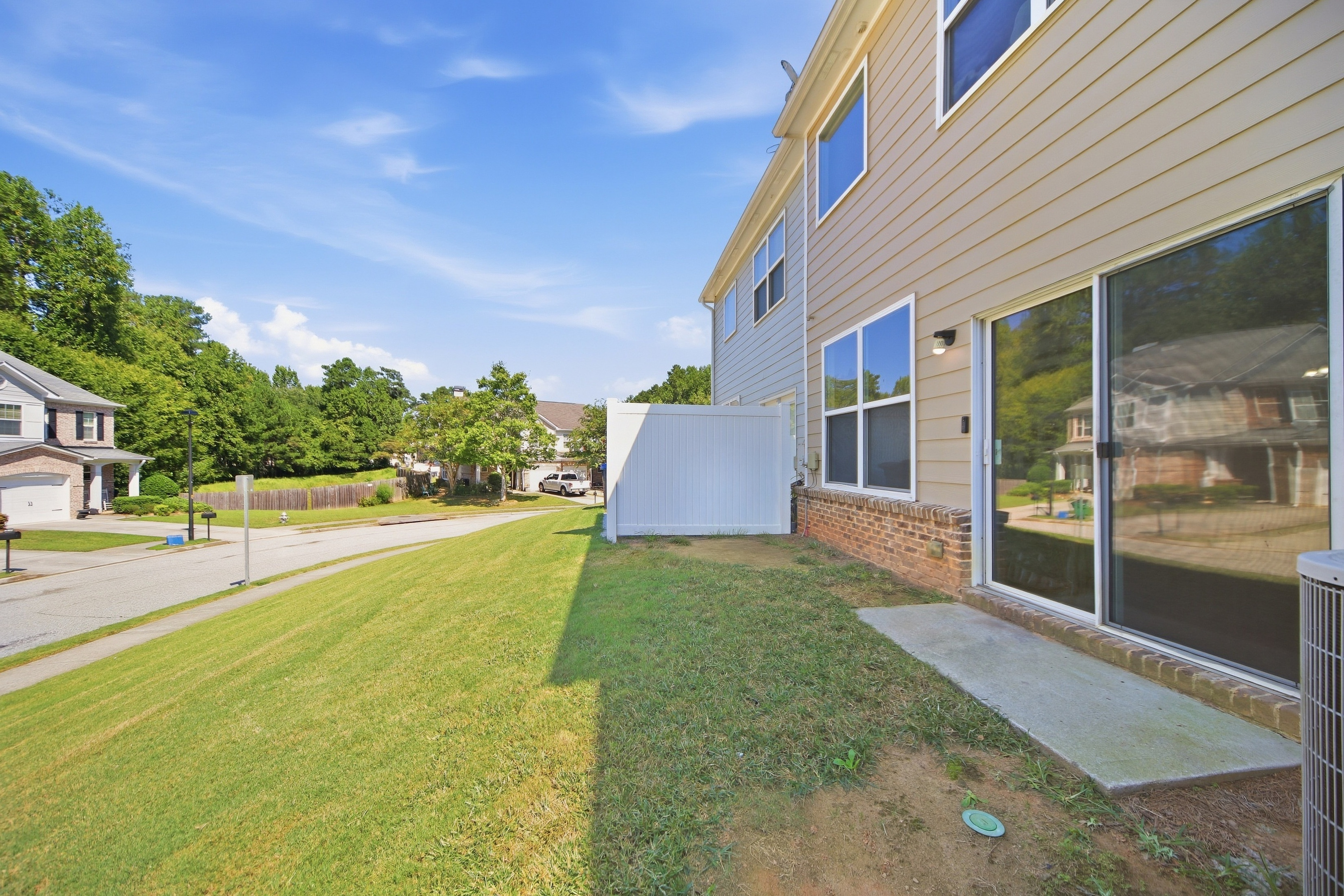 Photo 20 of 22 of 3318 Fernview Dr, Lawrenceville, GA
