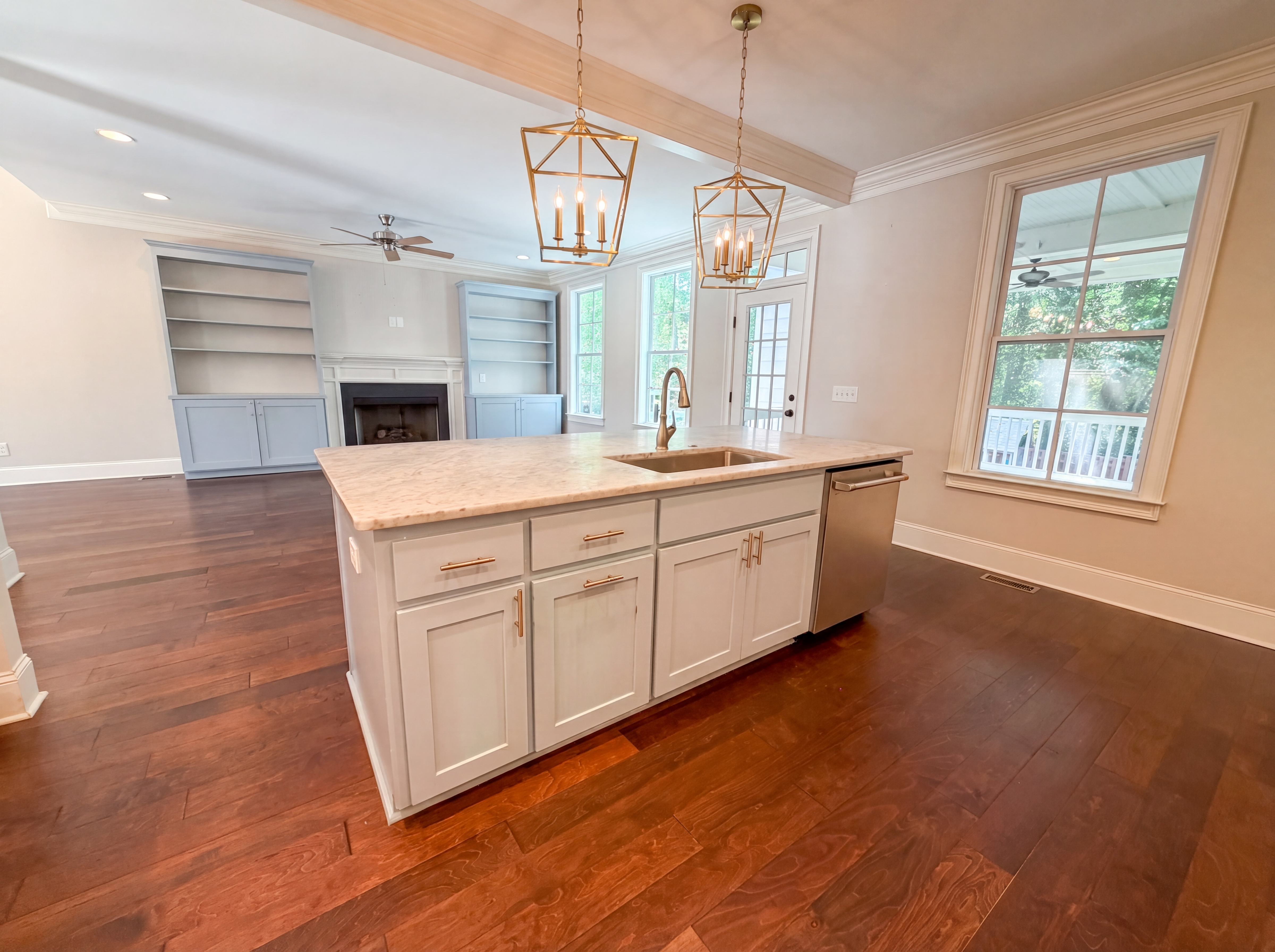 Photo 9 of 36 of 1901 Parrish Dr, Columbia, SC