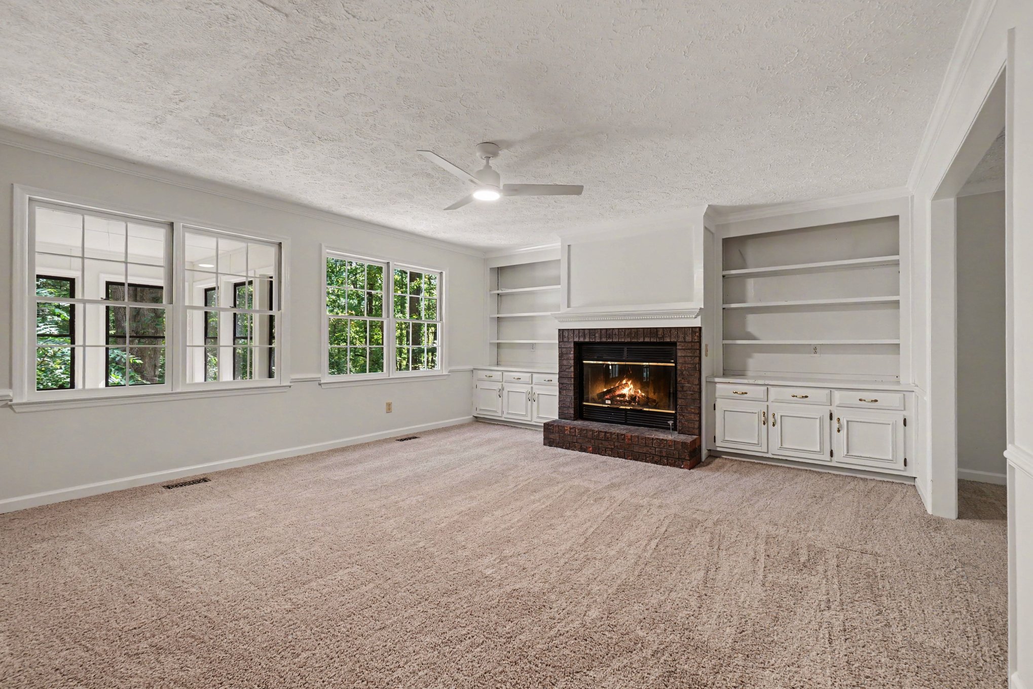Photo 3 of 20 of 515 Teresa Ln, Canton, GA