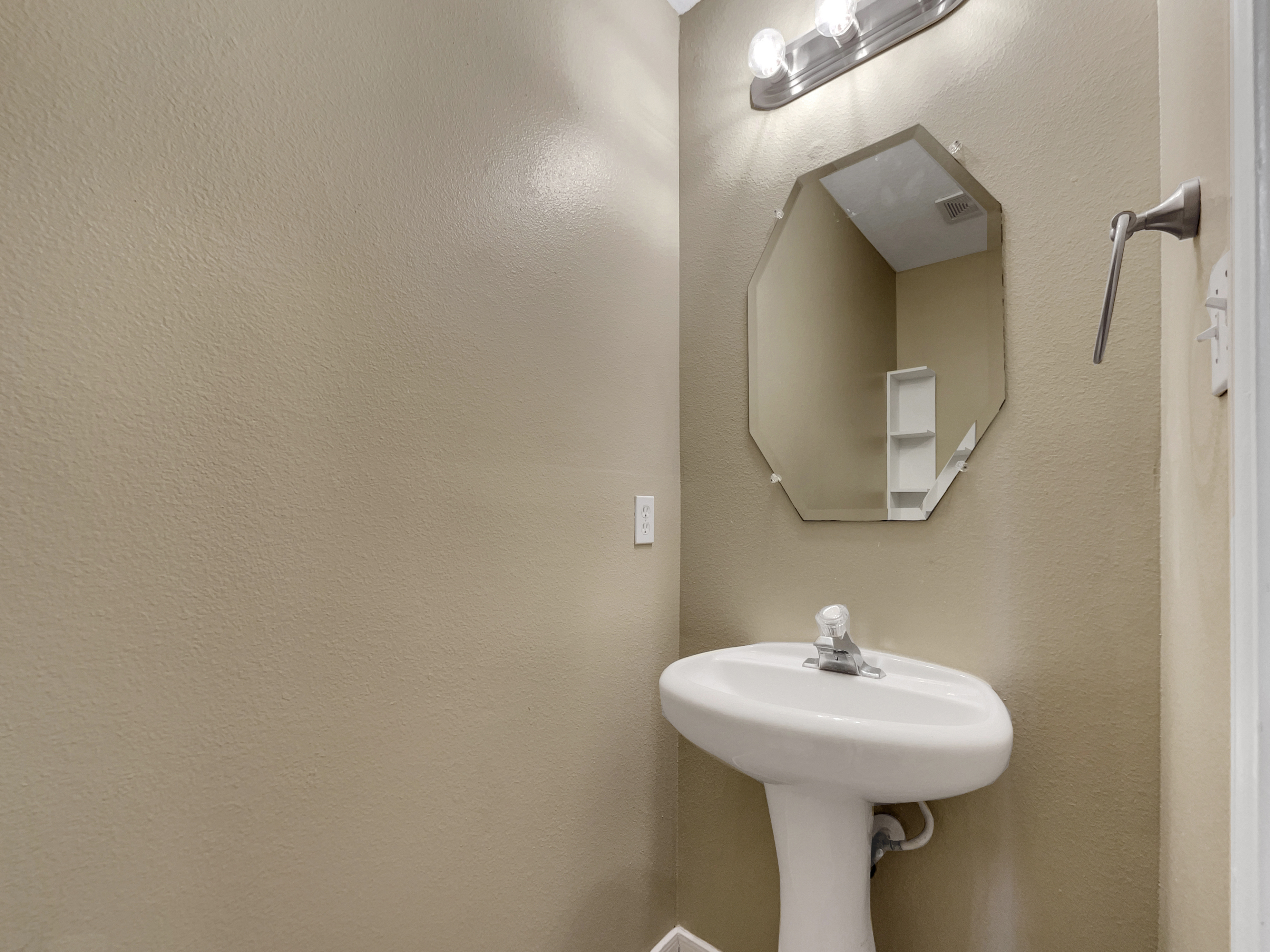 Photo 15 of 23 of 25823 Bearborough Dr, Spring, TX