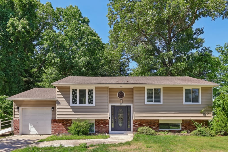 Property photo 1 of 22 Yale Rd