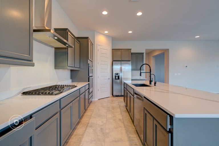 Photo 9 of 27 - 16453 W Valencia Dr, Goodyear, AZ 85338