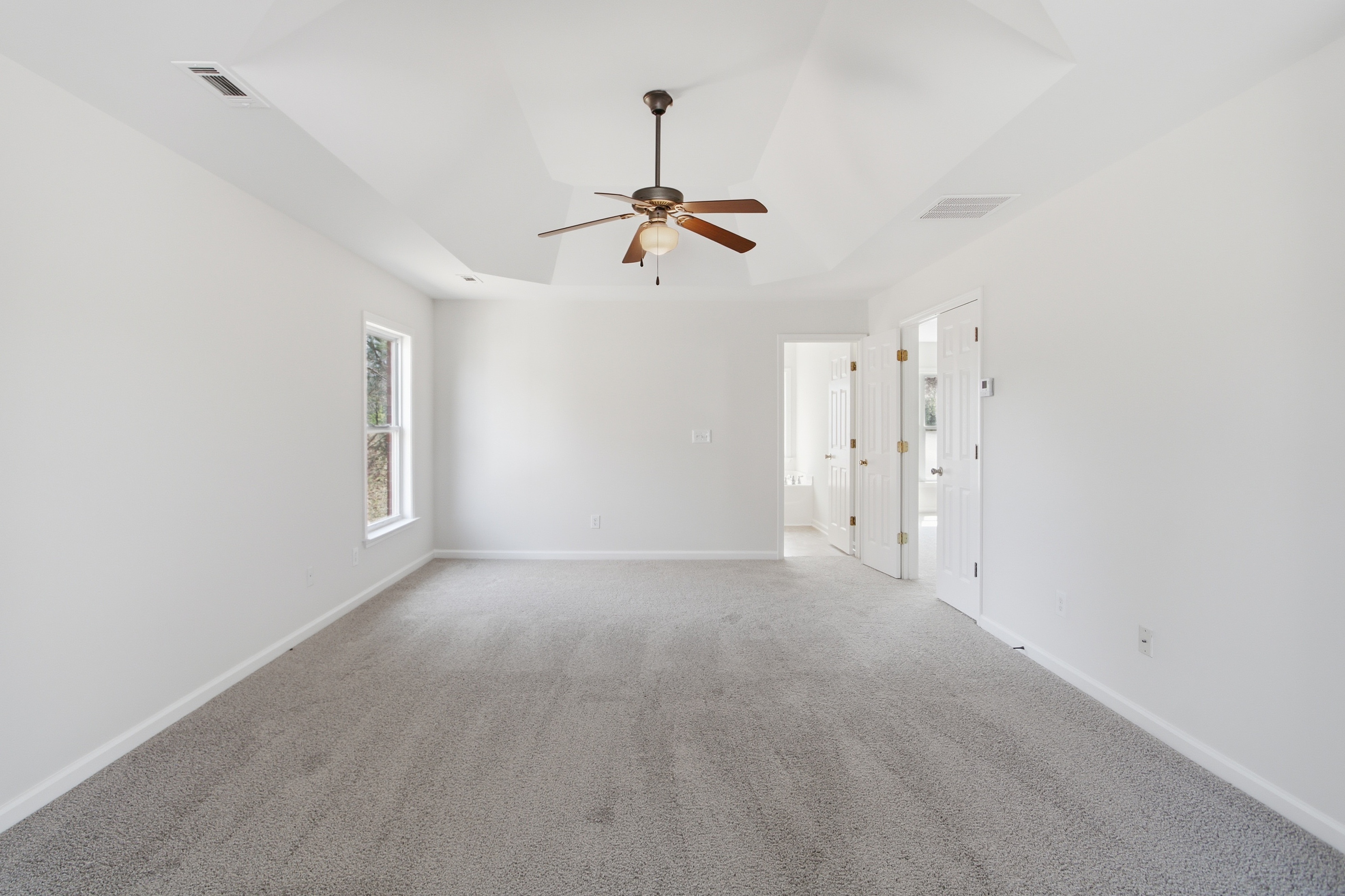 Photo 4 of 44 of 4003 Duran Ln, Auburn, GA