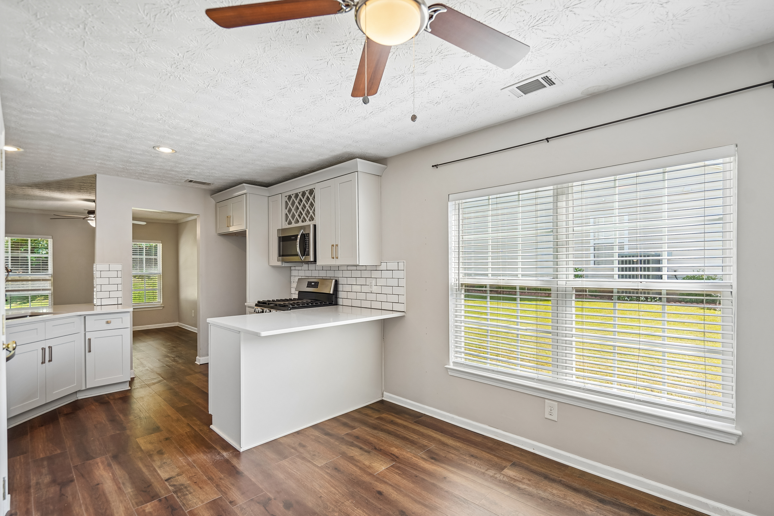 Photo 18 of 31 of 2213 Skylar Leigh Dr, Buford, GA