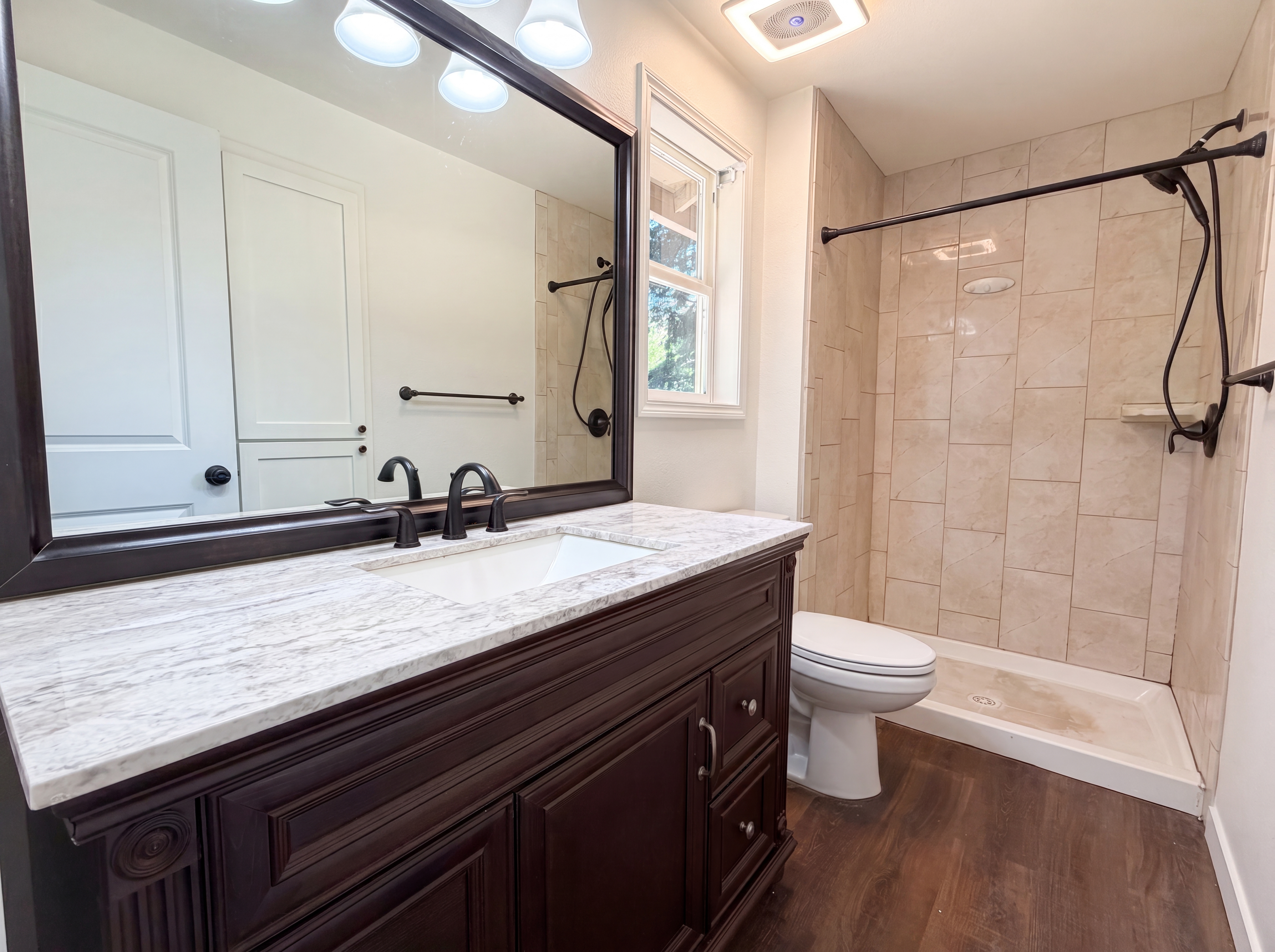 Photo 9 of 17 of 37685 Sandy Heights St, Sandy, OR