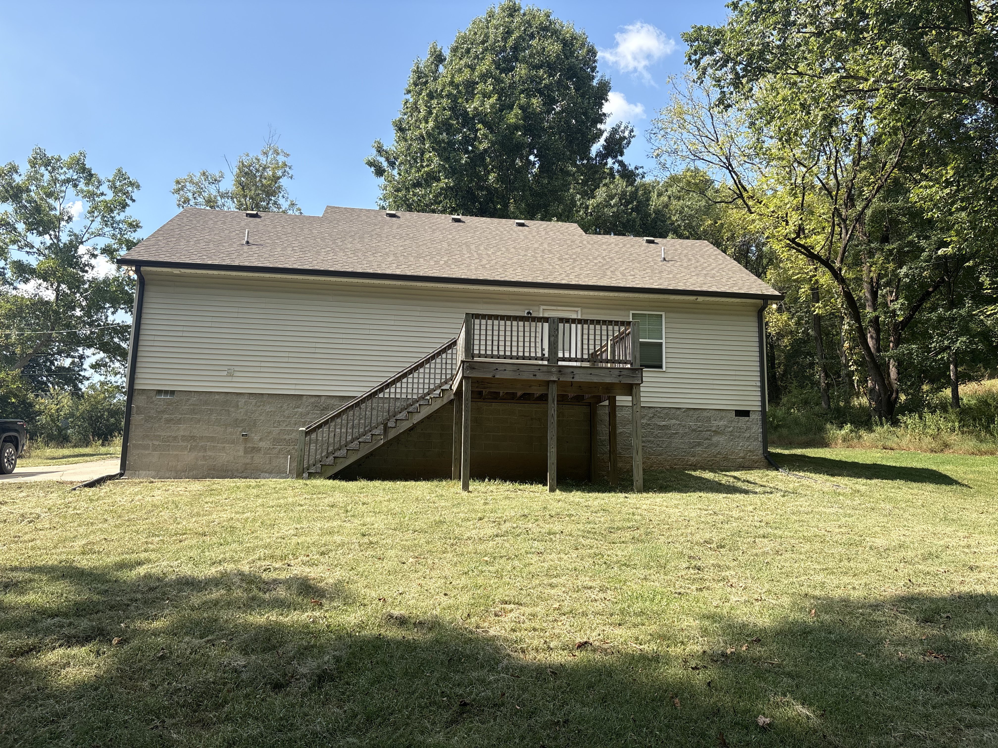 Photo 6 of 34 of 2704 Brent Cir, Cornersville, TN