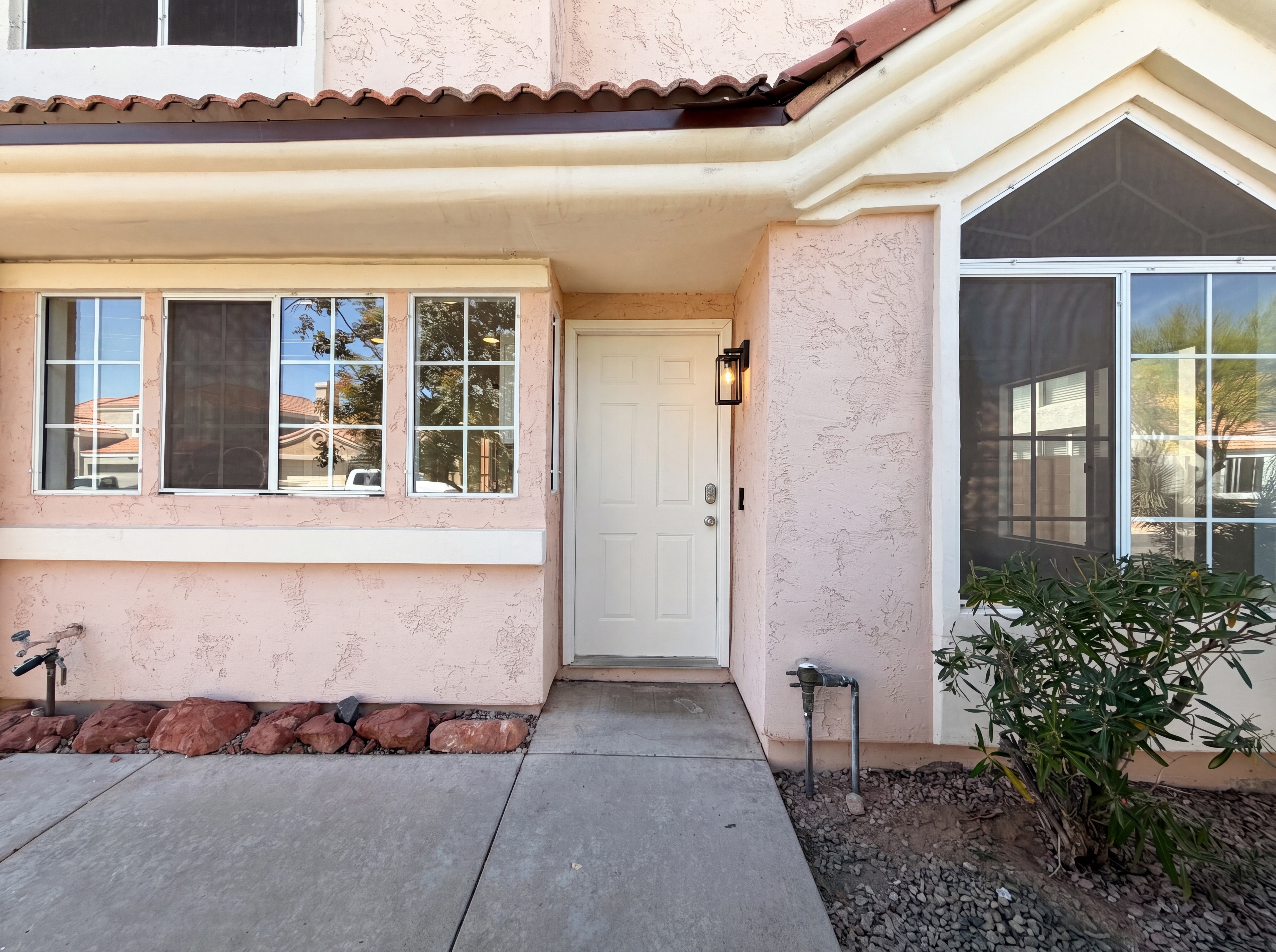 Photo 17 of 21 of 1114 S Tiago Dr, Gilbert, AZ
