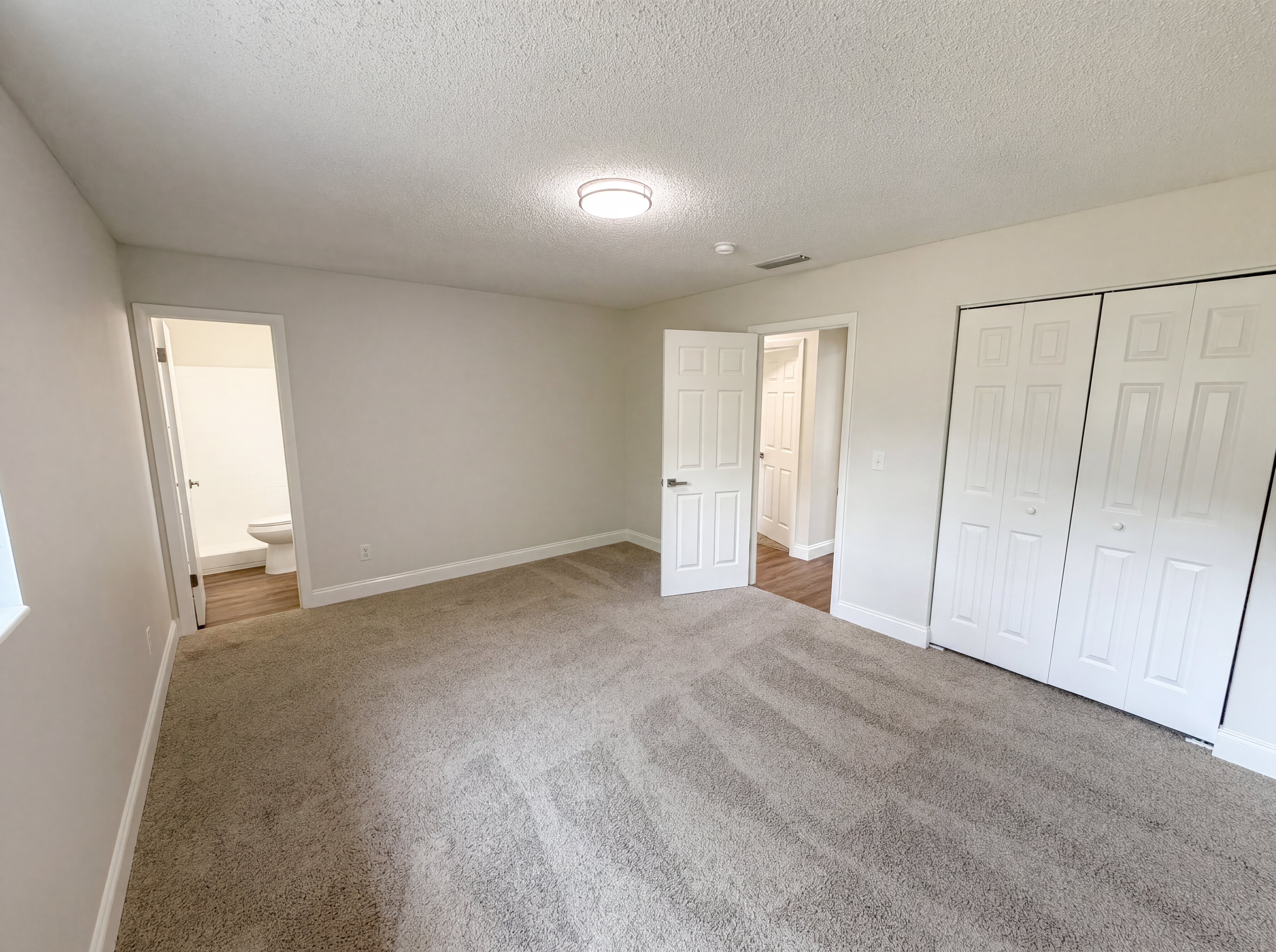 Photo 4 of 26 of 11607 English St, Orlando, FL