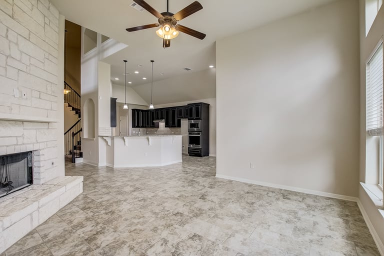 Photo 17 of 37 - 20409 Great Egret Ln, Pflugerville, TX 78660