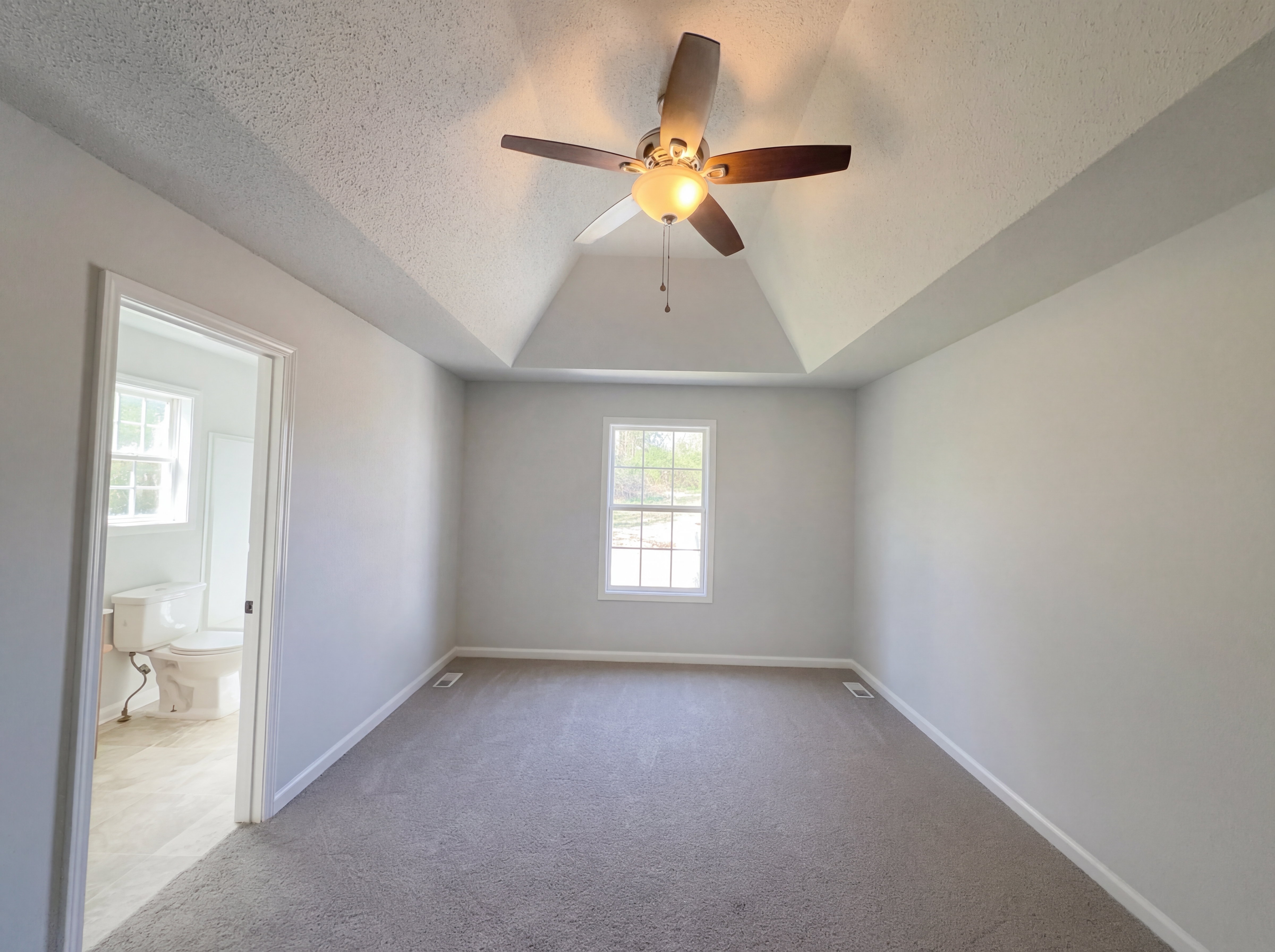 Photo 11 of 15 of 1690 Sparkleberry Dr, Clarksville, TN