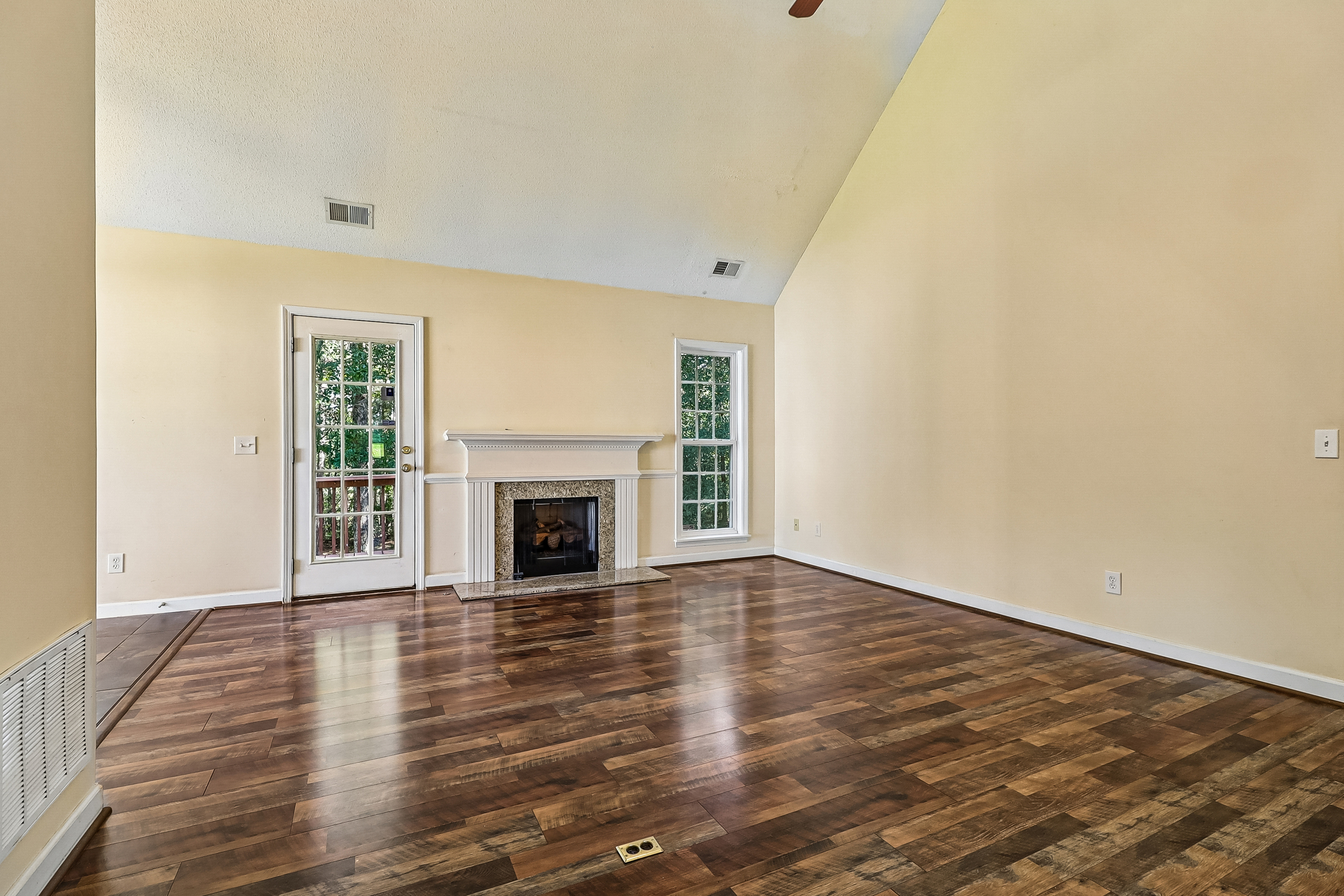 Photo 12 of 44 of 168 Hollow Tree Ct, Lugoff, SC