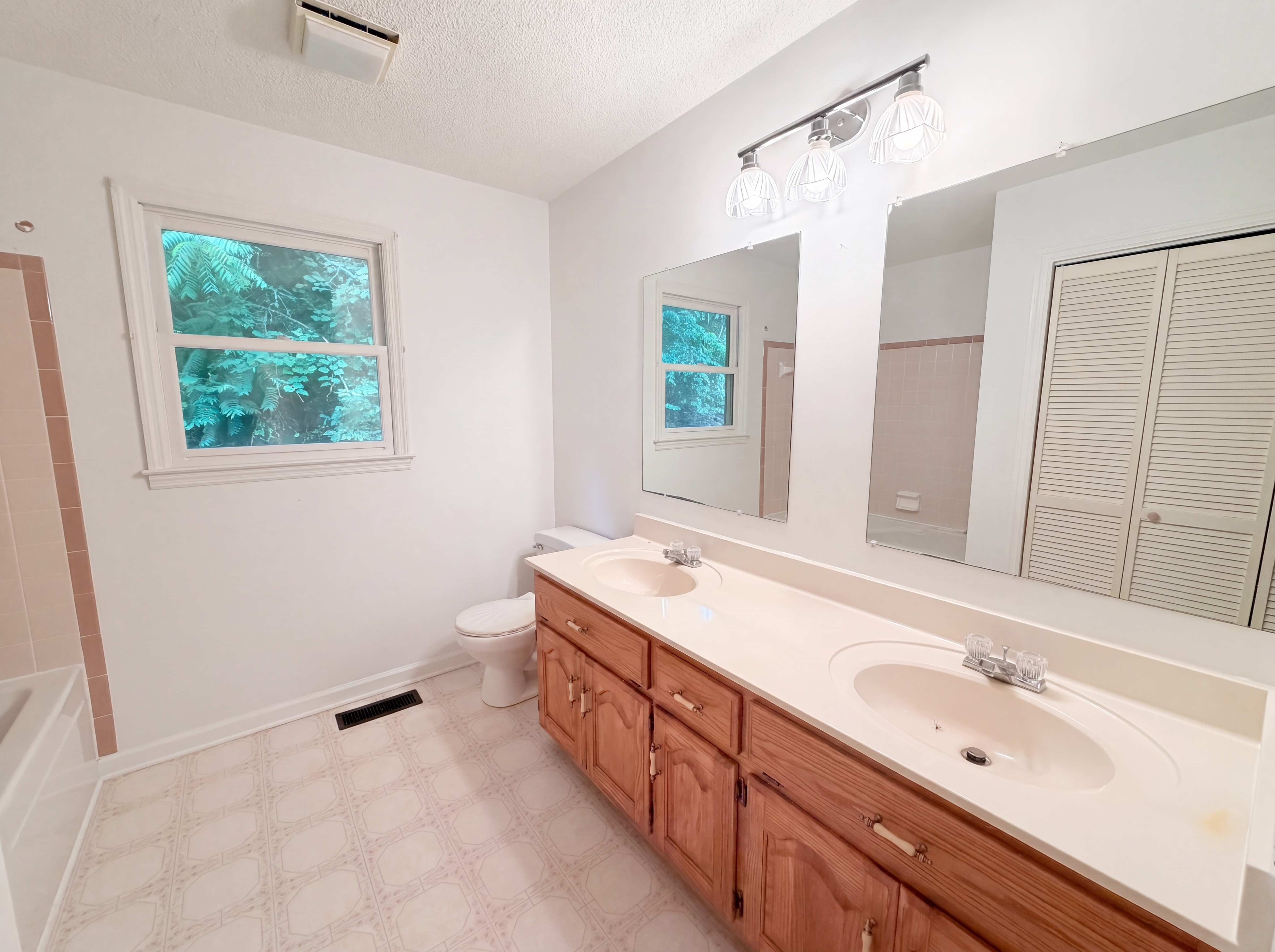 Photo 10 of 20 of 8663 Dog Branch Rd, Mount Pleasant, TN