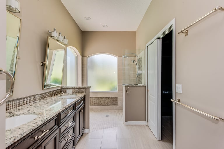 Photo 12 of 31 - 9067 Laurel Ridge Dr, Mount Dora, FL 32757
