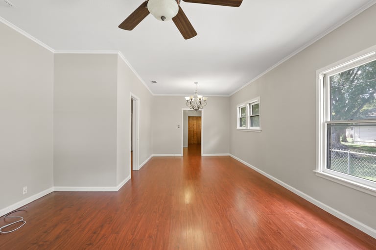 Photo 12 of 30 - 1404 Stanwood Ave, Cleburne, TX 76033