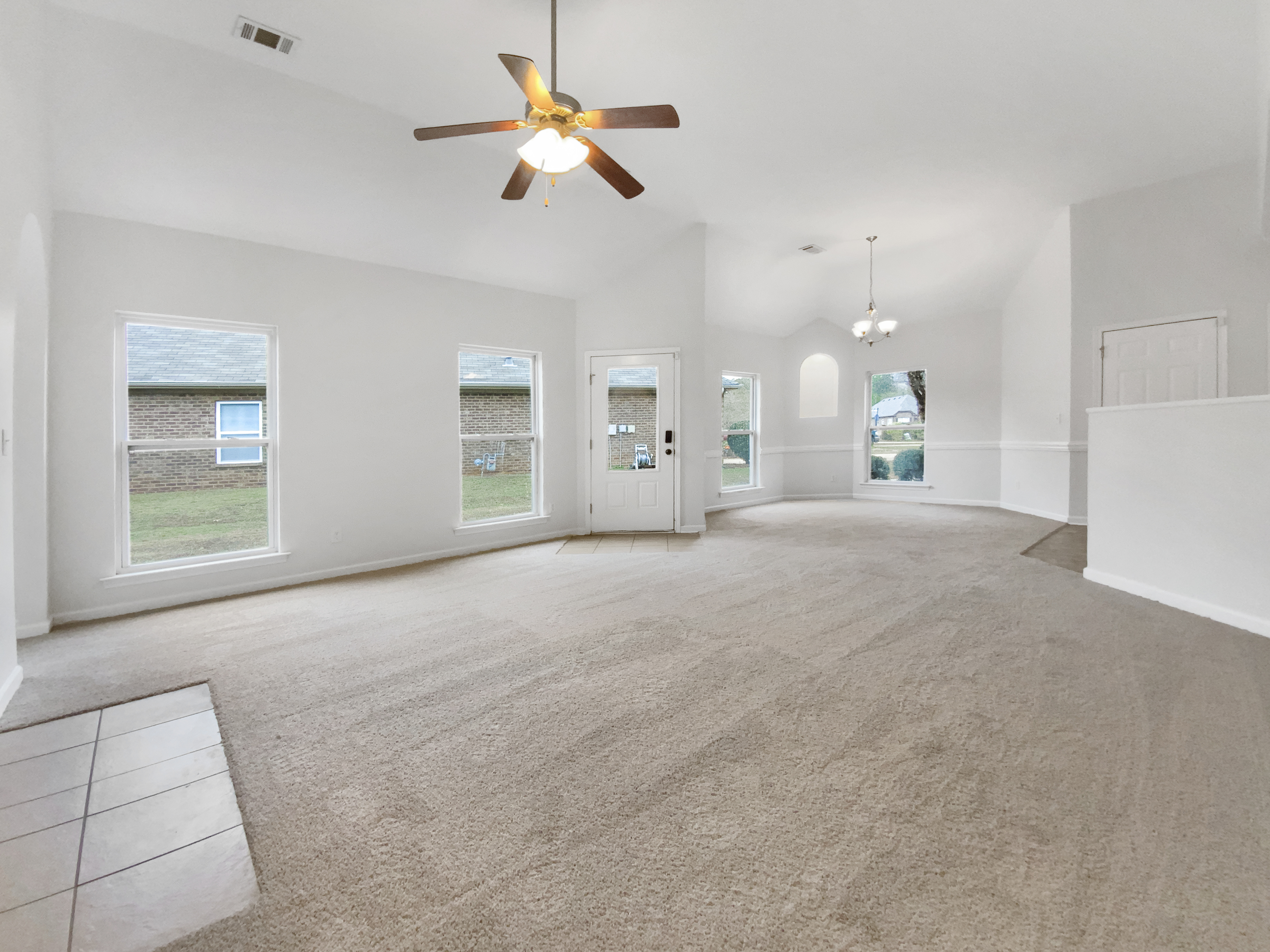 Photo 8 of 19 of 4555 Rosser Loop Dr, Bessemer, AL