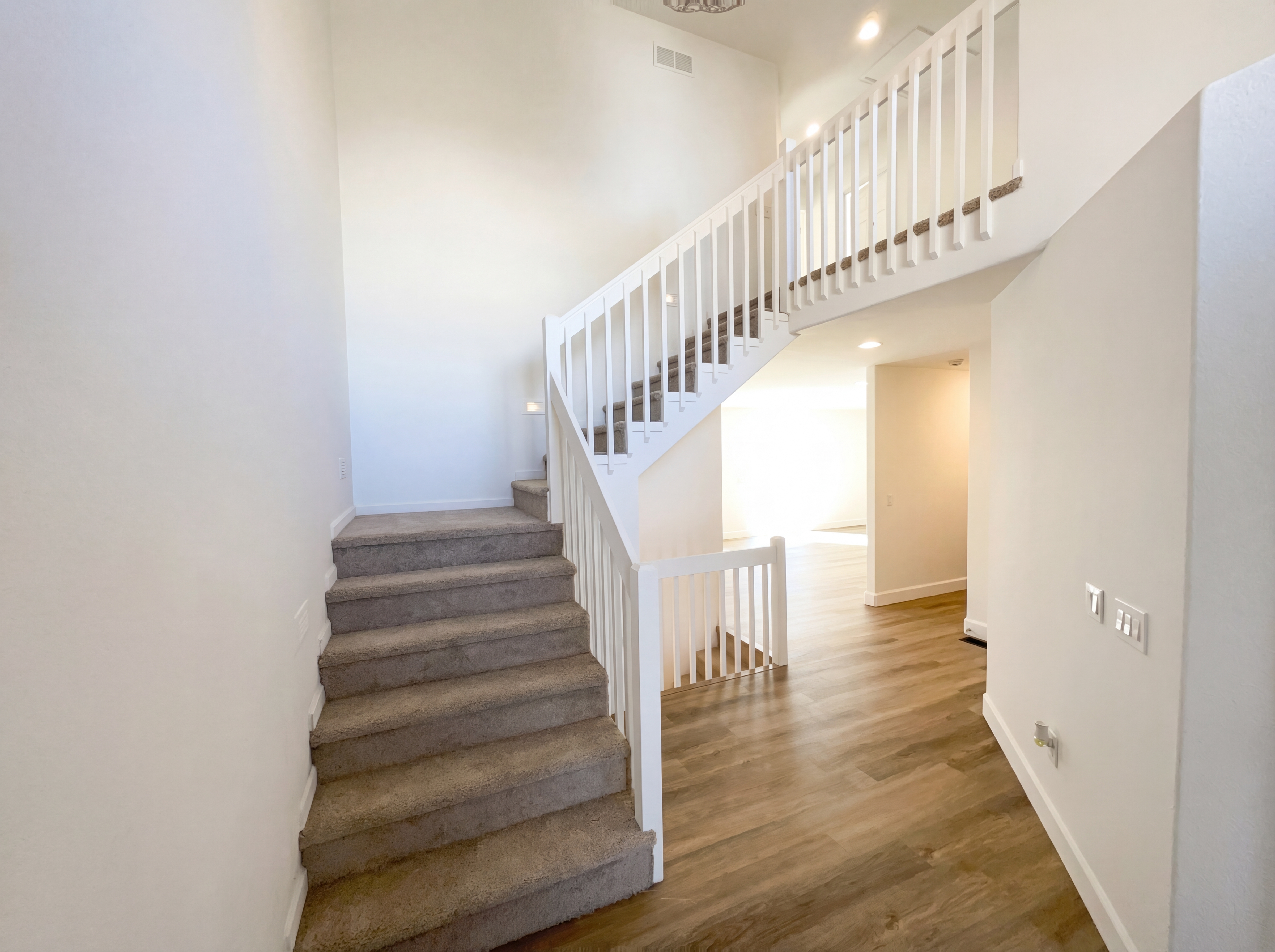 Photo 8 of 27 of 9686 Fairwood St, Littleton, CO