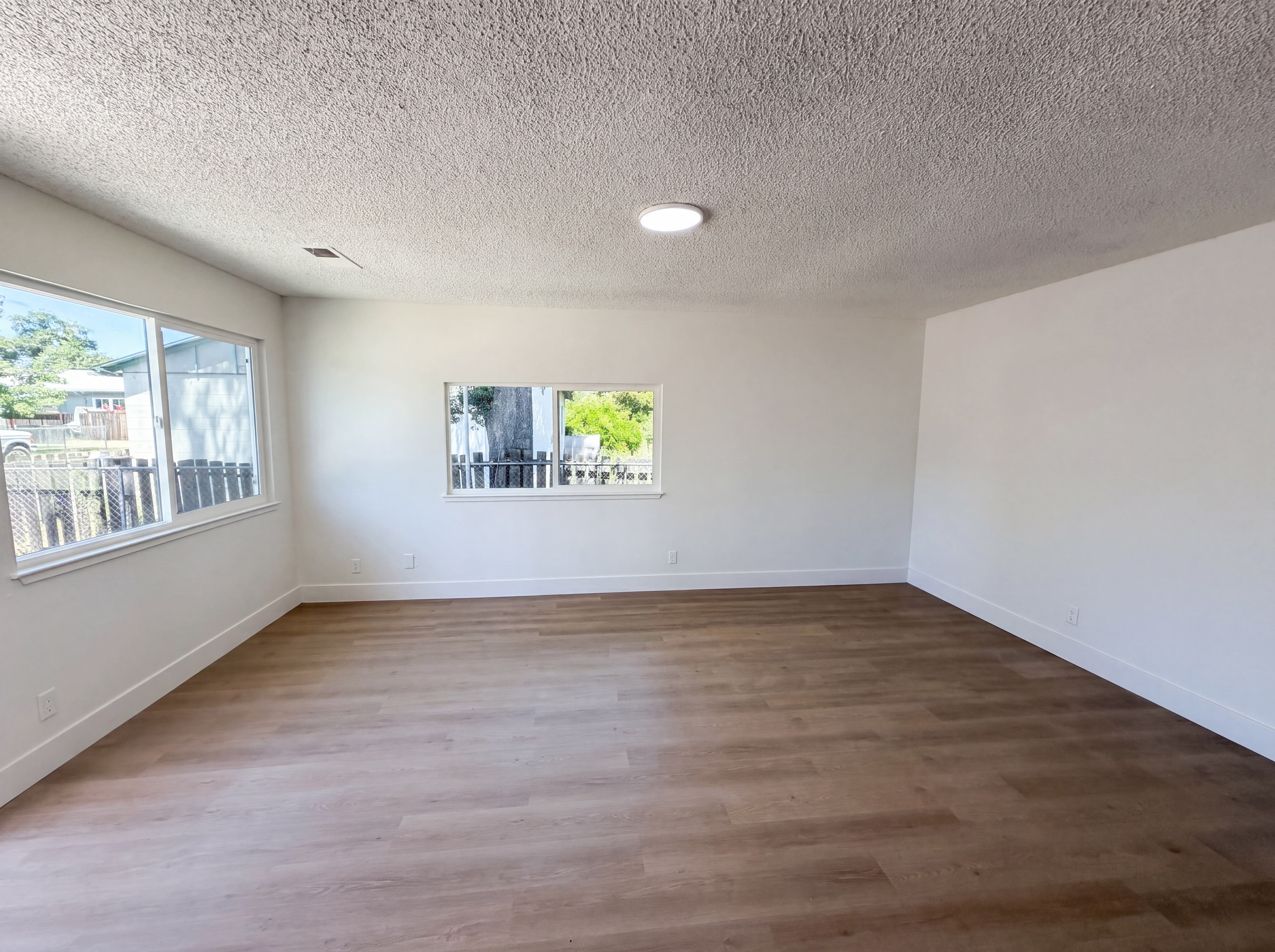 Photo 8 of 28 of 140 S Starr St, Lakeport, CA