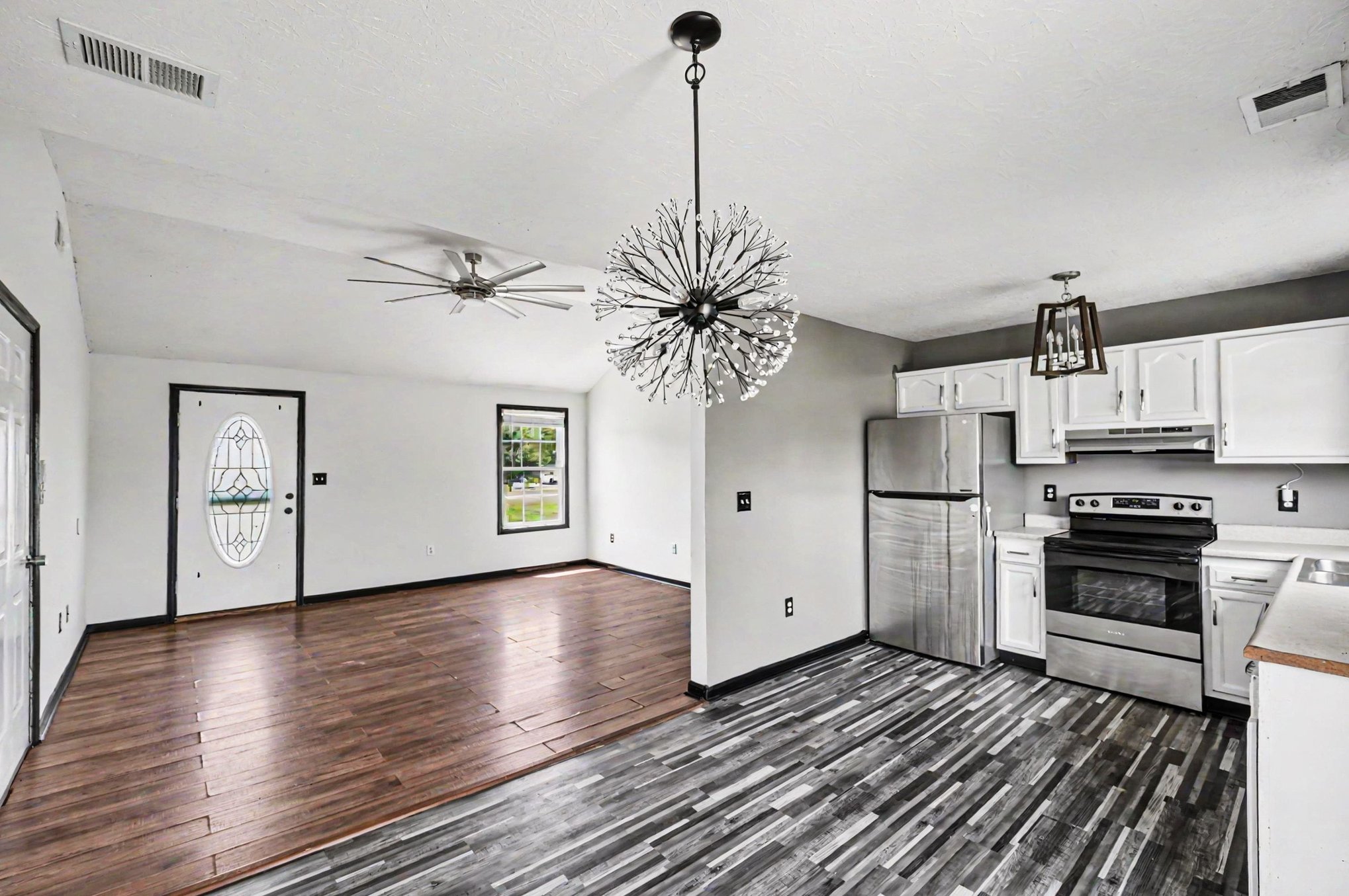 Photo 2 of 16 of 263 Creekwood Dr, Berea, KY