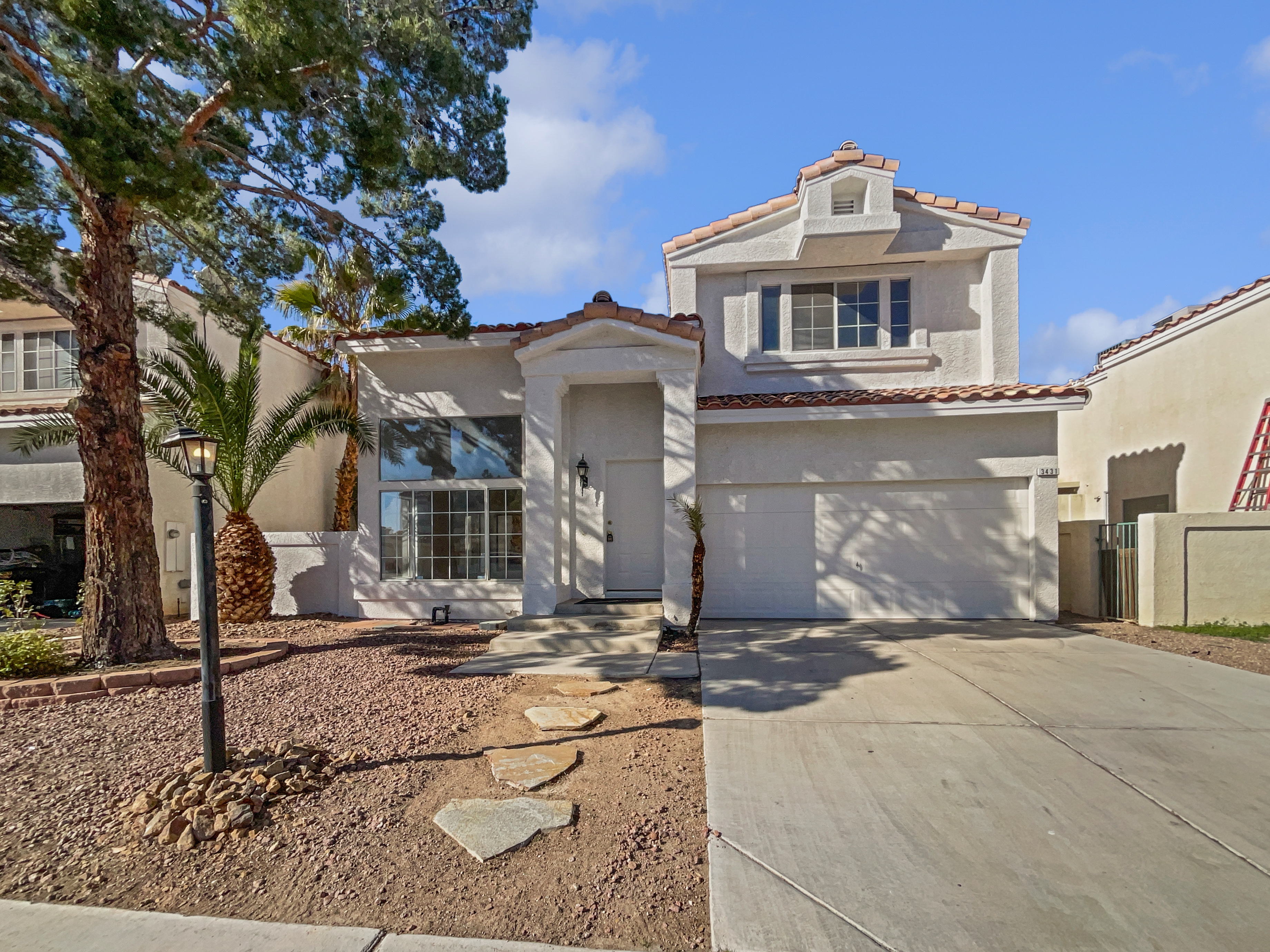 Photo 8 of 24 of 3431 White Mission Dr, Las Vegas, NV