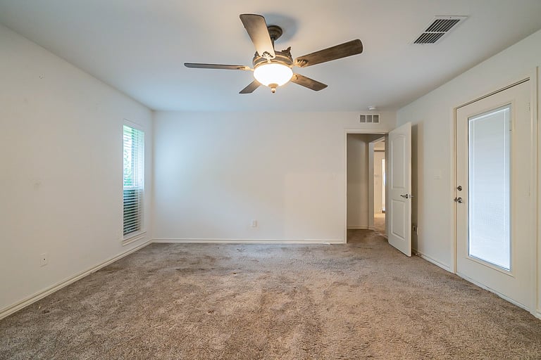 Photo 26 of 36 - 7924 Londonderry Dr, North Richland Hills, TX 76182
