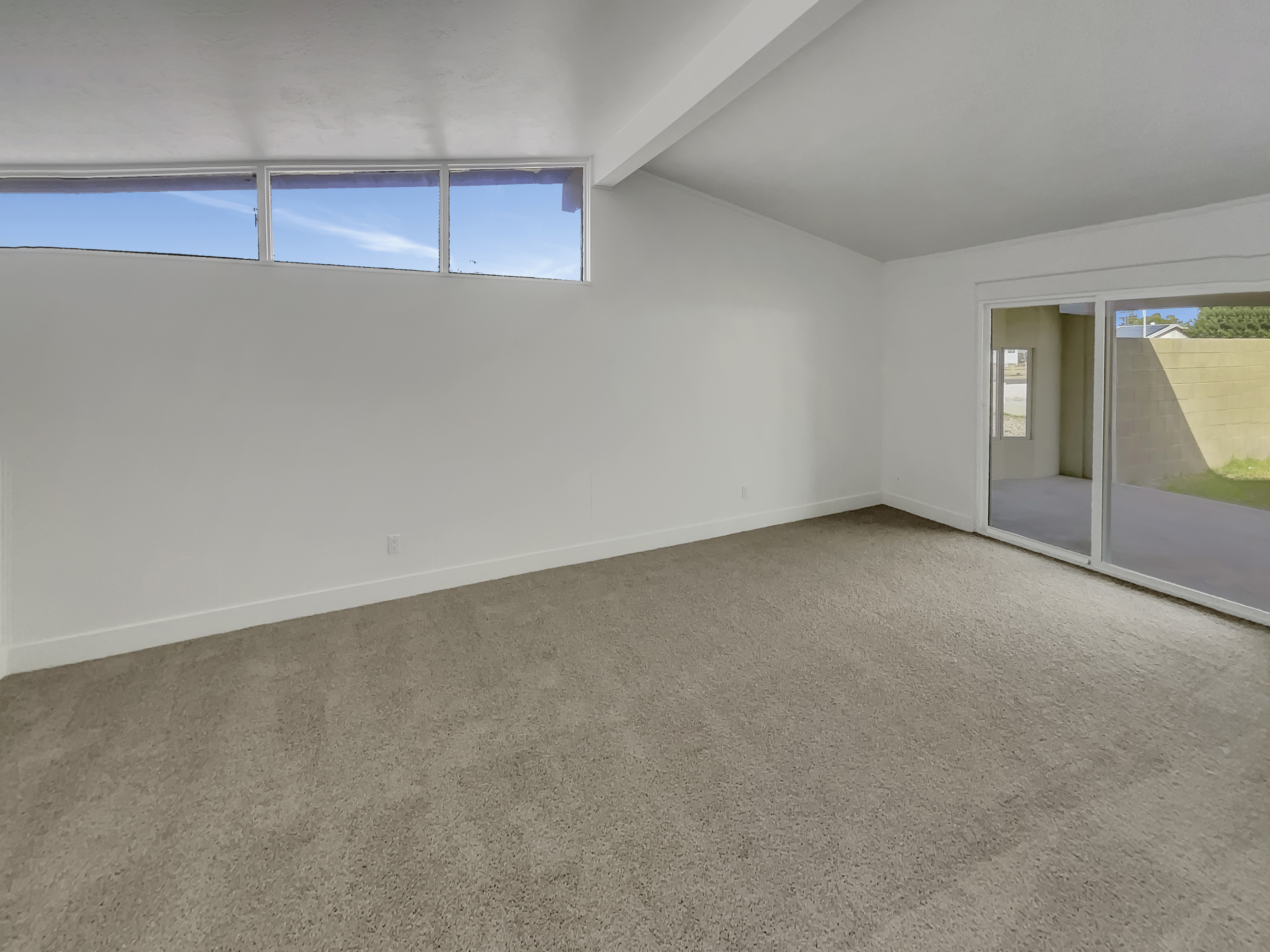 Photo 4 of 33 of 6633 W Colter St, Glendale, AZ