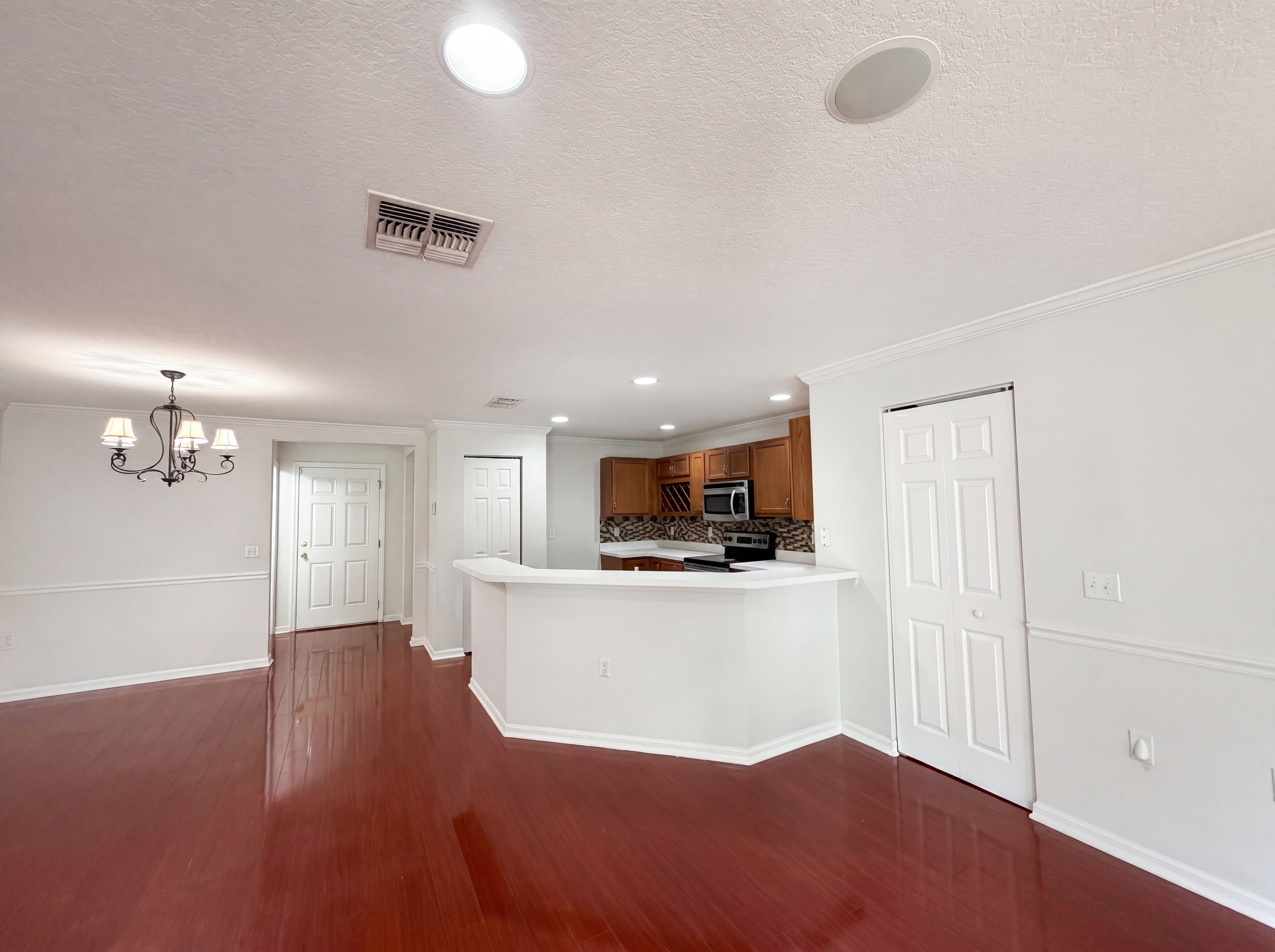 Photo 8 of 26 of 2972 Royal Tuscan Ln, Valrico, FL